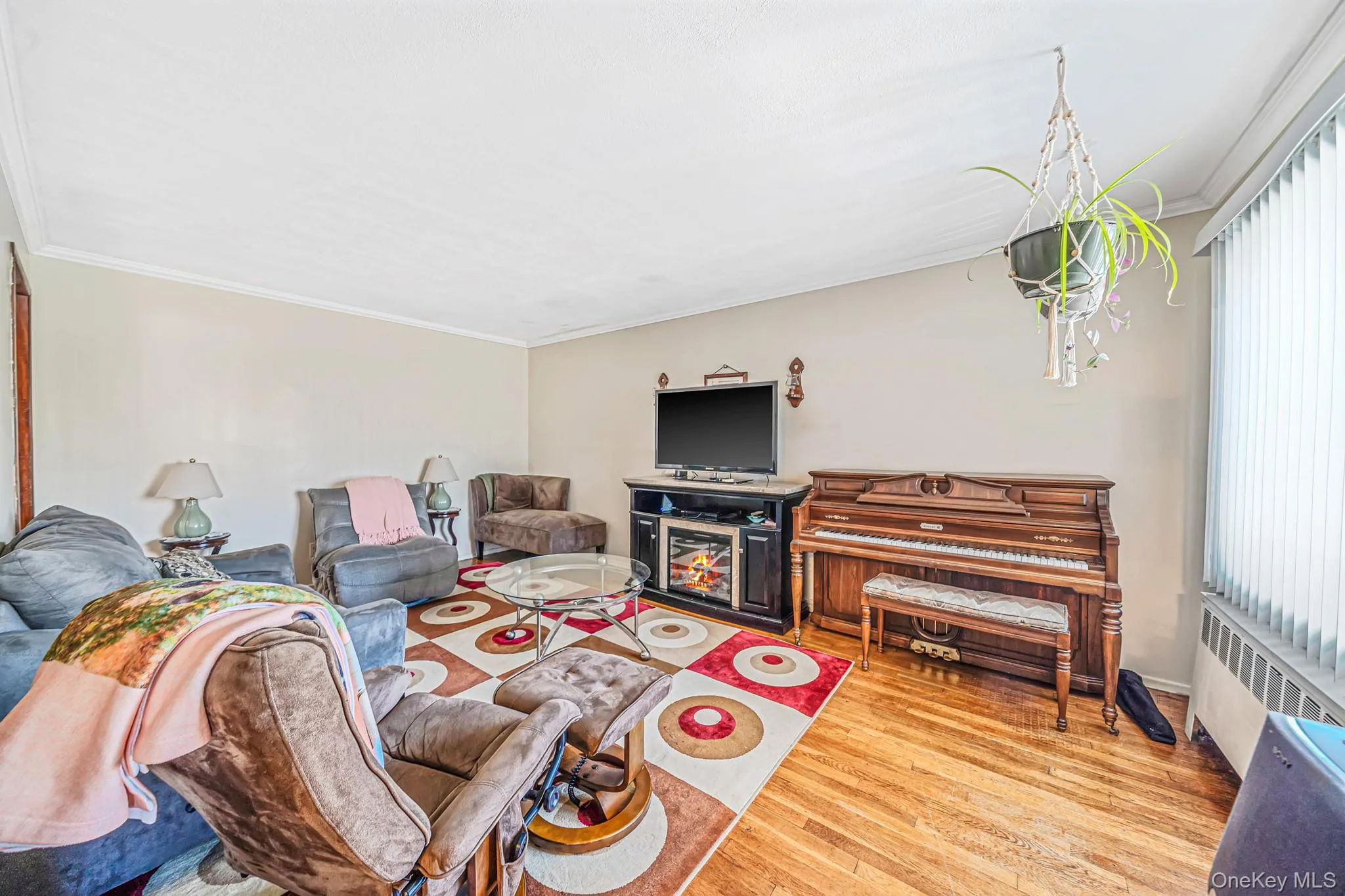 67 Holly Avenue, Hempstead, NY, 4 Bedrooms Bedrooms, 7 Rooms Rooms,1 BathroomBathrooms,Residential,For Rent,Holly,0,1049140 67 Holly Avenue, Hempstead, NY, 4 Bedrooms Bedrooms, 7 Rooms Rooms,1 BathroomBathrooms,Residential,For Rent,Holly,0,1049140