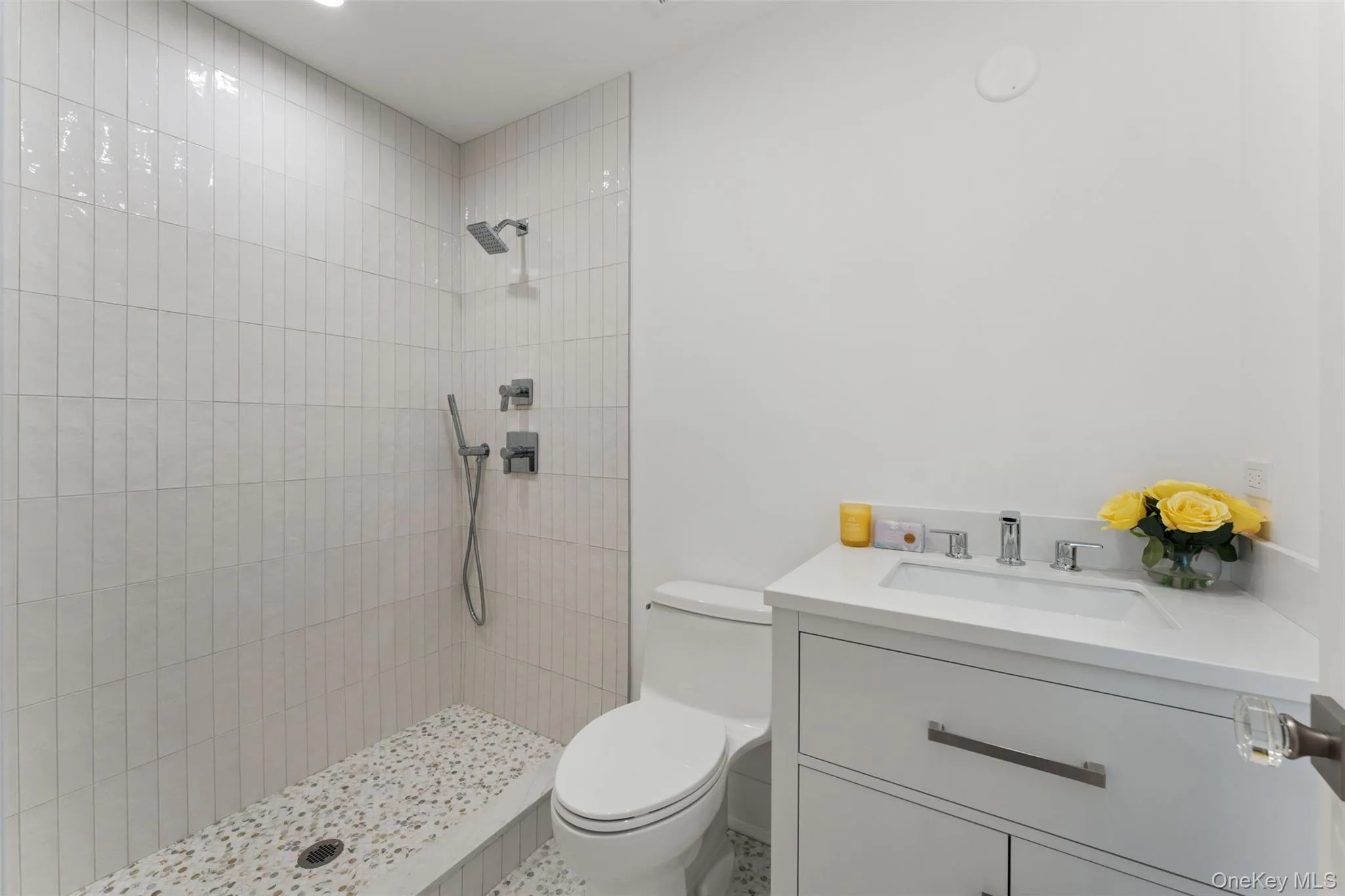 Full bathroom Full bathroom