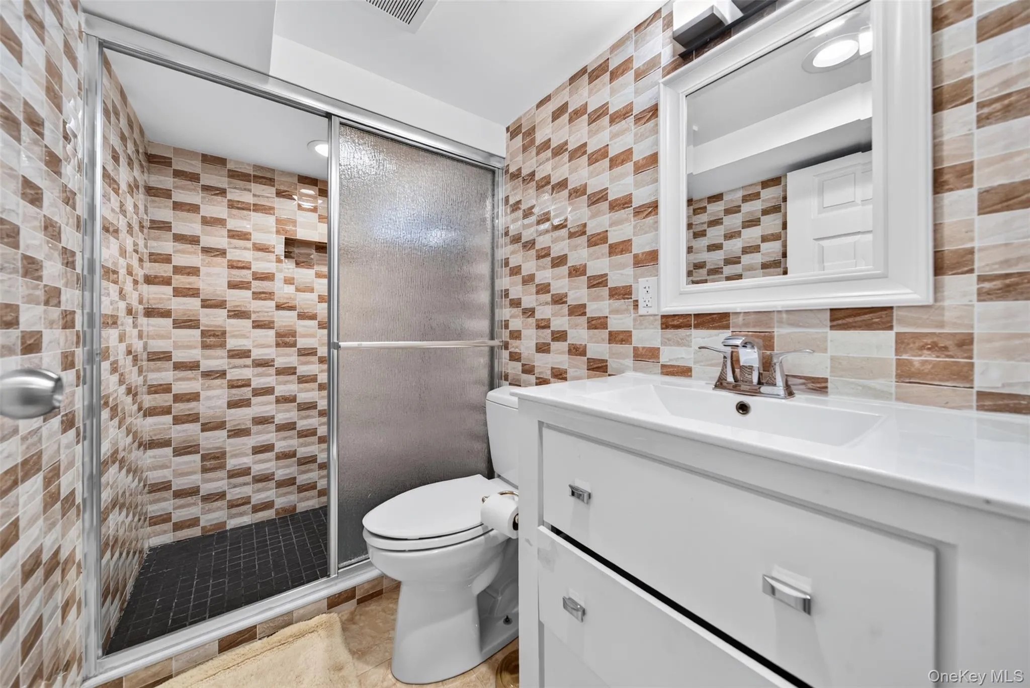 188 Arlington Street, Hempstead, NY, 3 Bedrooms Bedrooms, 7 Rooms Rooms,2 BathroomsBathrooms,Residential,For Rent,Arlington,0,1049143 188 Arlington Street, Hempstead, NY, 3 Bedrooms Bedrooms, 7 Rooms Rooms,2 BathroomsBathrooms,Residential,For Rent,Arlington,0,1049143