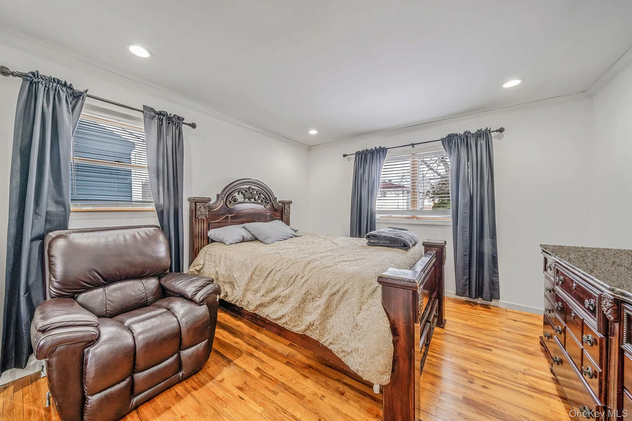 24 Lantern Street, Huntington, NY, 4 Bedrooms Bedrooms, 8 Rooms Rooms,1 BathroomBathrooms,Residential,For Rent,Lantern,0,1049147 24 Lantern Street, Huntington, NY, 4 Bedrooms Bedrooms, 8 Rooms Rooms,1 BathroomBathrooms,Residential,For Rent,Lantern,0,1049147