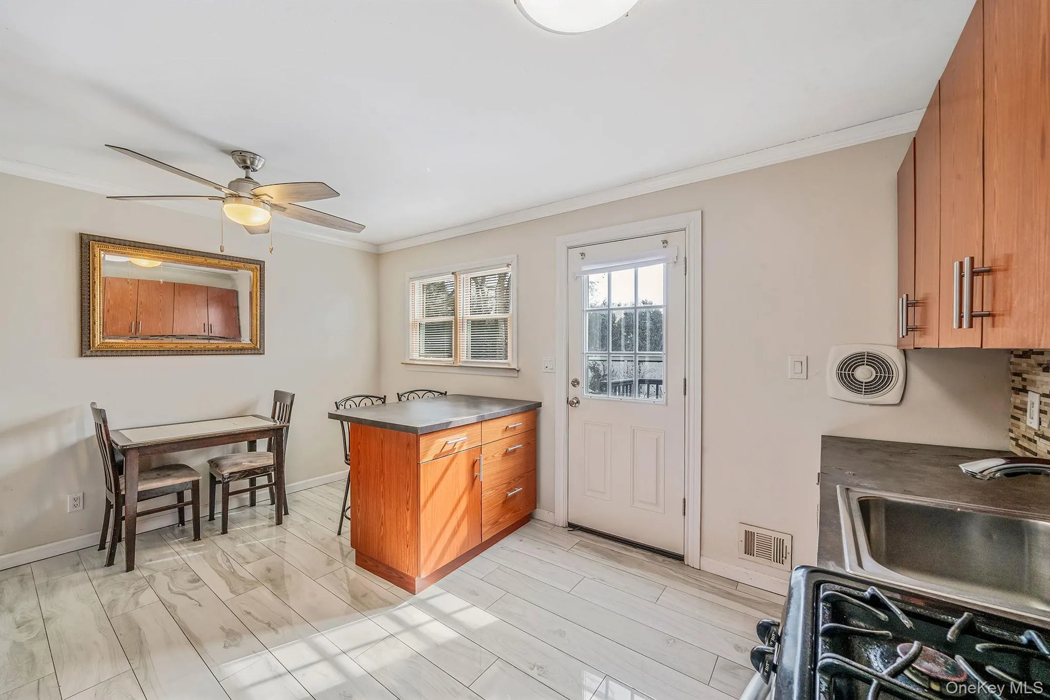 24 Lantern Street, Huntington, NY, 4 Bedrooms Bedrooms, 8 Rooms Rooms,1 BathroomBathrooms,Residential,For Rent,Lantern,0,1049147 24 Lantern Street, Huntington, NY, 4 Bedrooms Bedrooms, 8 Rooms Rooms,1 BathroomBathrooms,Residential,For Rent,Lantern,0,1049147