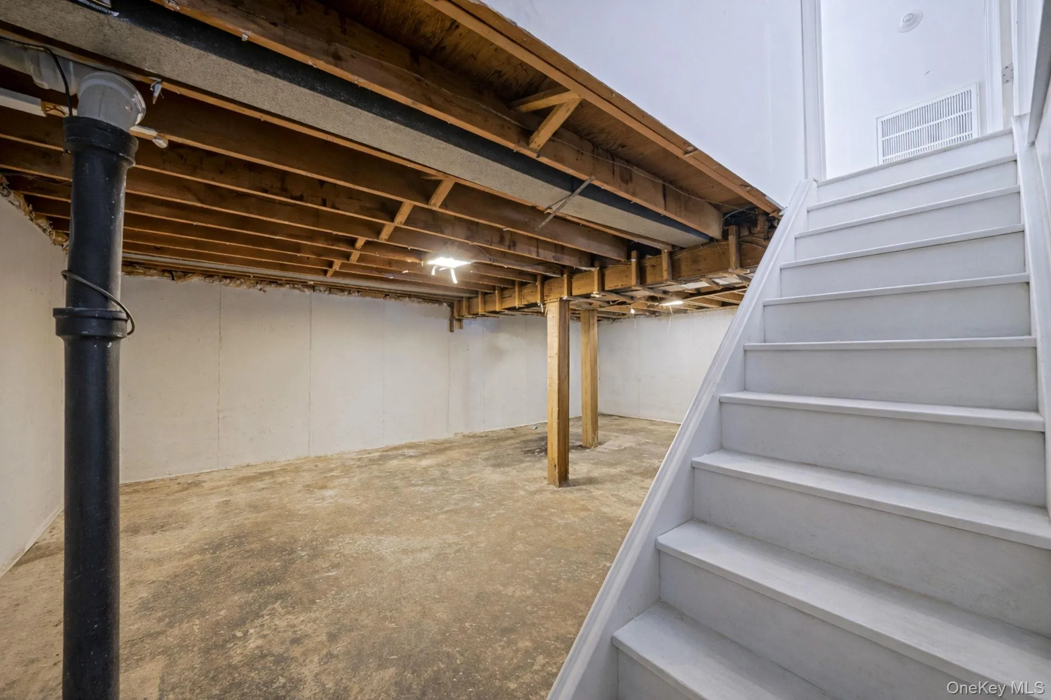24 Lantern Street, Huntington, NY, 4 Bedrooms Bedrooms, 8 Rooms Rooms,1 BathroomBathrooms,Residential,For Rent,Lantern,0,1049147 24 Lantern Street, Huntington, NY, 4 Bedrooms Bedrooms, 8 Rooms Rooms,1 BathroomBathrooms,Residential,For Rent,Lantern,0,1049147