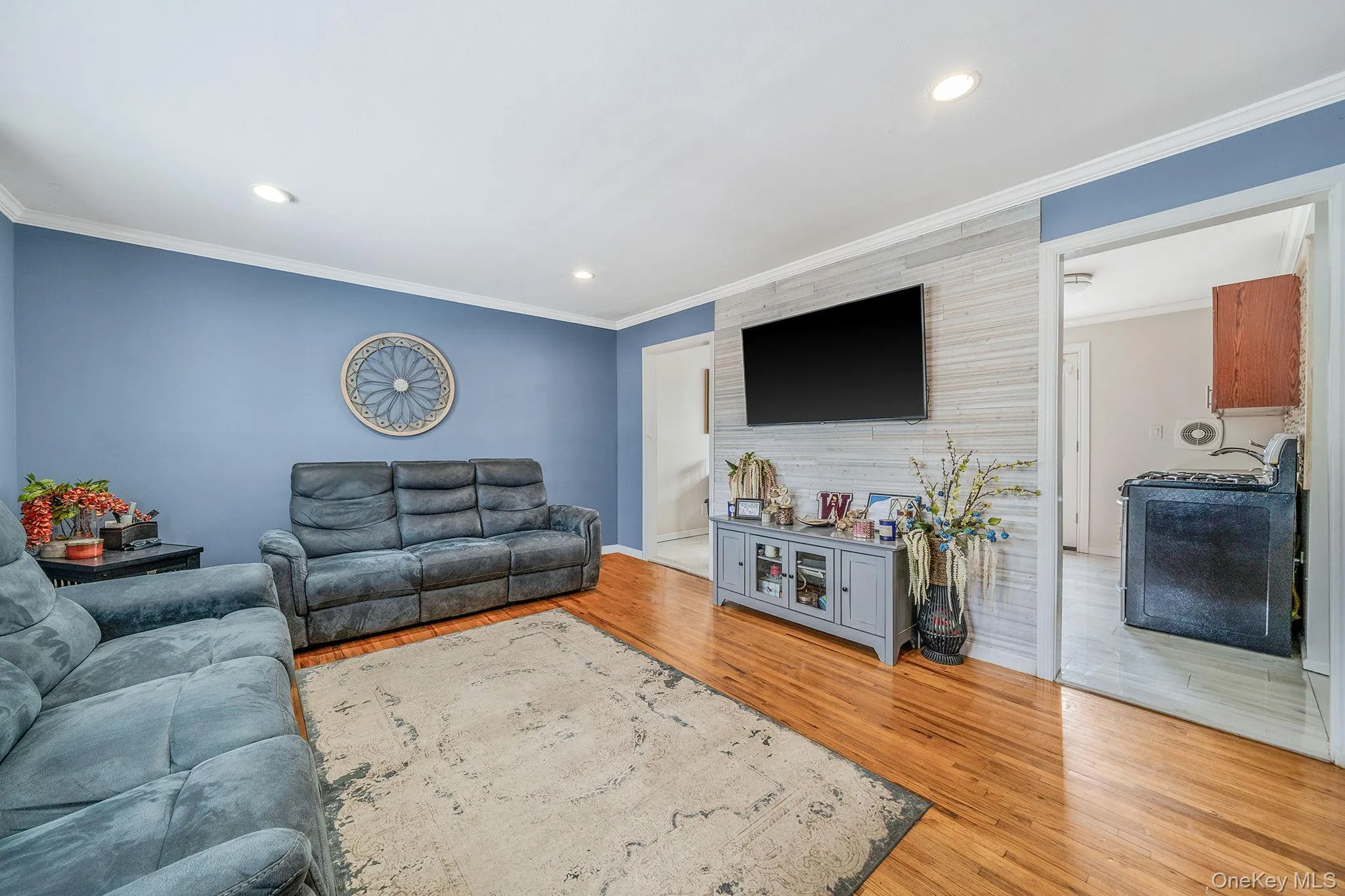 24 Lantern Street, Huntington, NY, 4 Bedrooms Bedrooms, 8 Rooms Rooms,1 BathroomBathrooms,Residential,For Rent,Lantern,0,1049147 24 Lantern Street, Huntington, NY, 4 Bedrooms Bedrooms, 8 Rooms Rooms,1 BathroomBathrooms,Residential,For Rent,Lantern,0,1049147