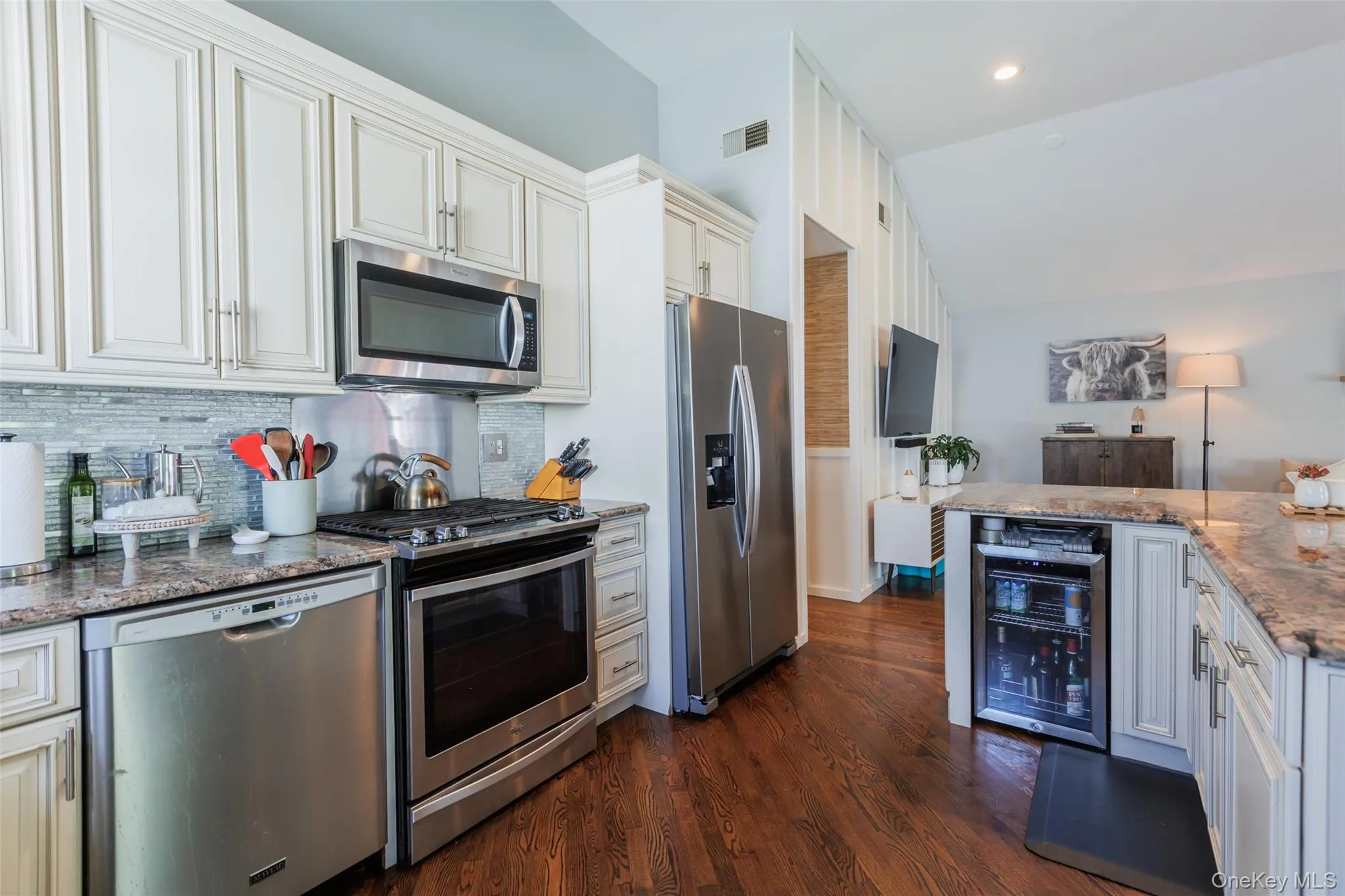 332 Myrtle Avenue, Islip, NY, 3 Bedrooms Bedrooms, 7 Rooms Rooms,2 BathroomsBathrooms,Residential,For Rent,Myrtle,0,1049150 332 Myrtle Avenue, Islip, NY, 3 Bedrooms Bedrooms, 7 Rooms Rooms,2 BathroomsBathrooms,Residential,For Rent,Myrtle,0,1049150