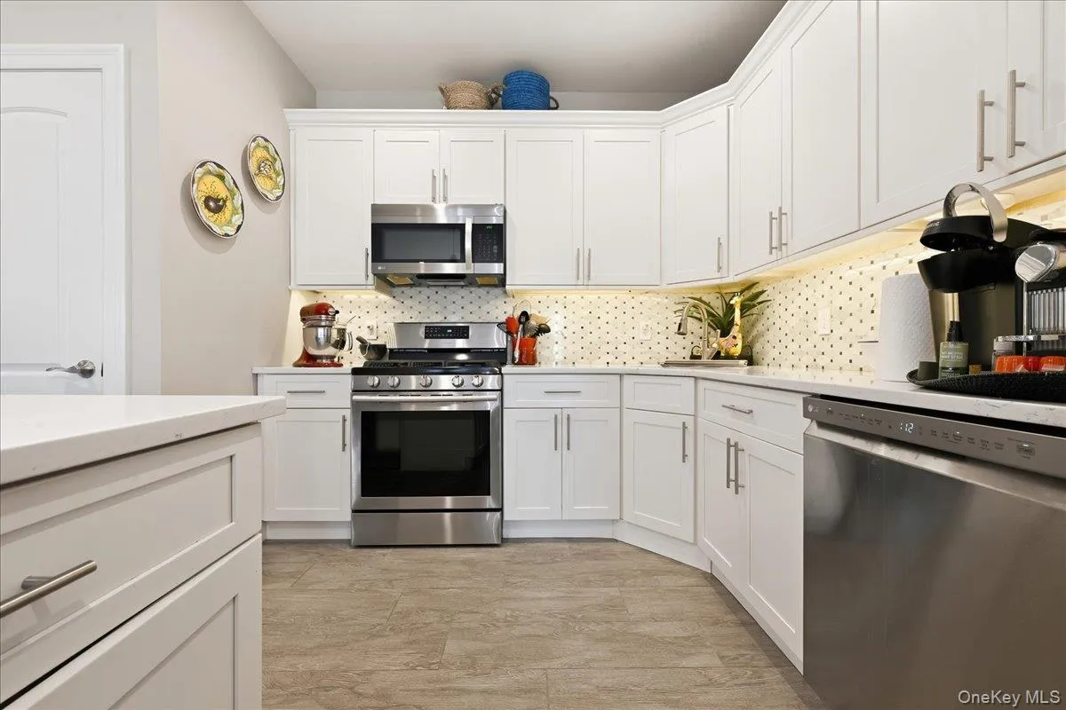 301 Anchor Court, Babylon, NY, 1 Bedroom Bedrooms, 5 Rooms Rooms,2 BathroomsBathrooms,Residential,For Rent,Anchor,0,1049158 301 Anchor Court, Babylon, NY, 1 Bedroom Bedrooms, 5 Rooms Rooms,2 BathroomsBathrooms,Residential,For Rent,Anchor,0,1049158
