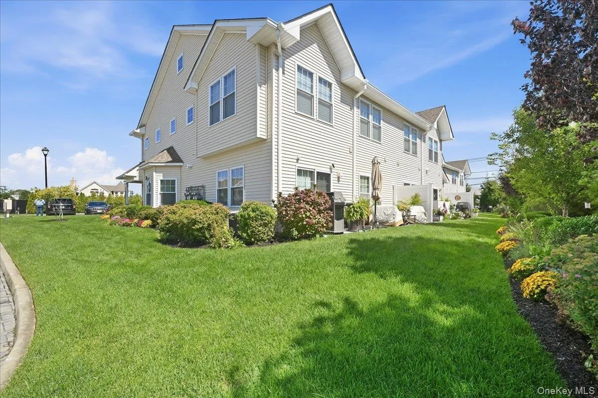 301 Anchor Court, Babylon, NY, 1 Bedroom Bedrooms, 5 Rooms Rooms,2 BathroomsBathrooms,Residential,For Rent,Anchor,0,1049158 301 Anchor Court, Babylon, NY, 1 Bedroom Bedrooms, 5 Rooms Rooms,2 BathroomsBathrooms,Residential,For Rent,Anchor,0,1049158