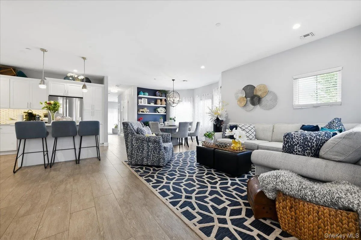 301 Anchor Court, Babylon, NY, 1 Bedroom Bedrooms, 5 Rooms Rooms,2 BathroomsBathrooms,Residential,For Rent,Anchor,0,1049158 301 Anchor Court, Babylon, NY, 1 Bedroom Bedrooms, 5 Rooms Rooms,2 BathroomsBathrooms,Residential,For Rent,Anchor,0,1049158