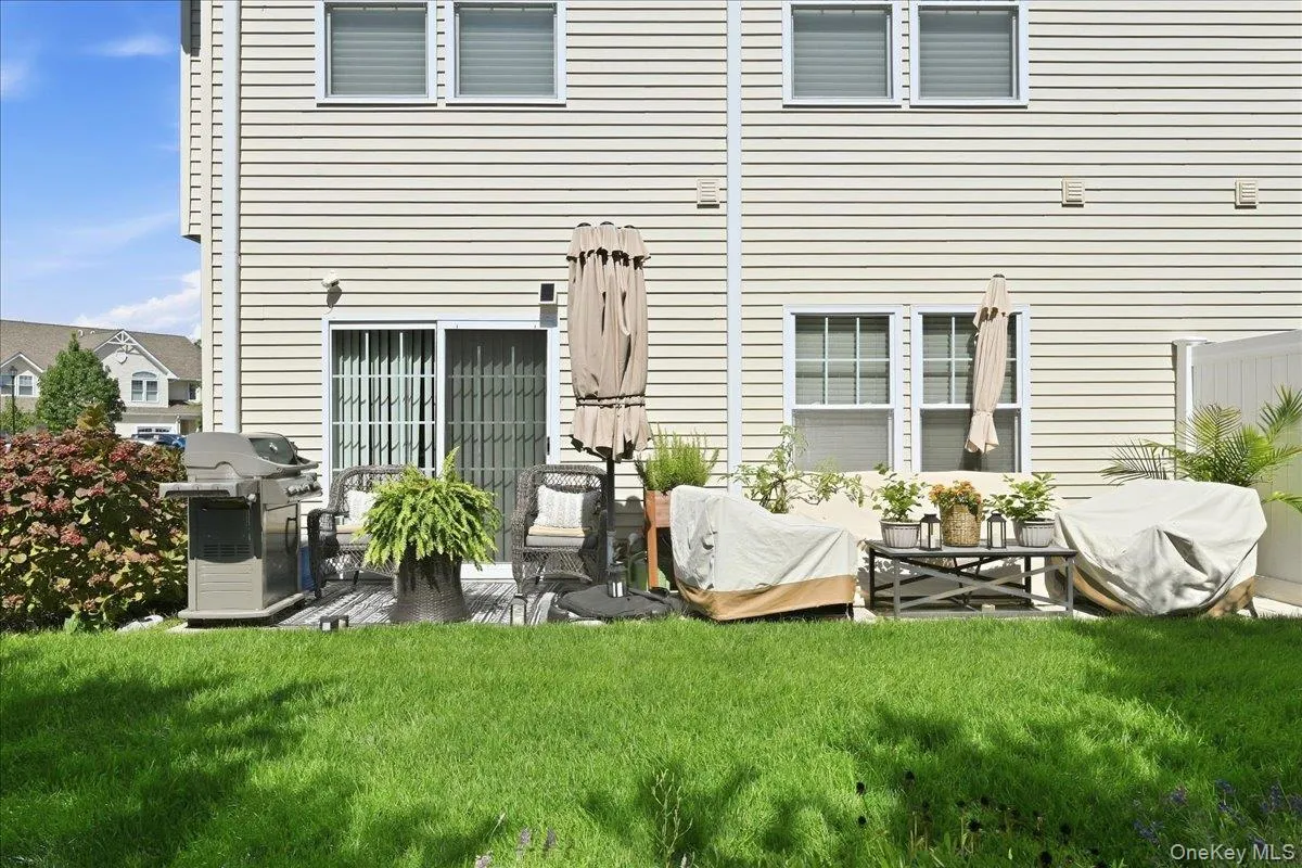 301 Anchor Court, Babylon, NY, 1 Bedroom Bedrooms, 5 Rooms Rooms,2 BathroomsBathrooms,Residential,For Rent,Anchor,0,1049158 301 Anchor Court, Babylon, NY, 1 Bedroom Bedrooms, 5 Rooms Rooms,2 BathroomsBathrooms,Residential,For Rent,Anchor,0,1049158