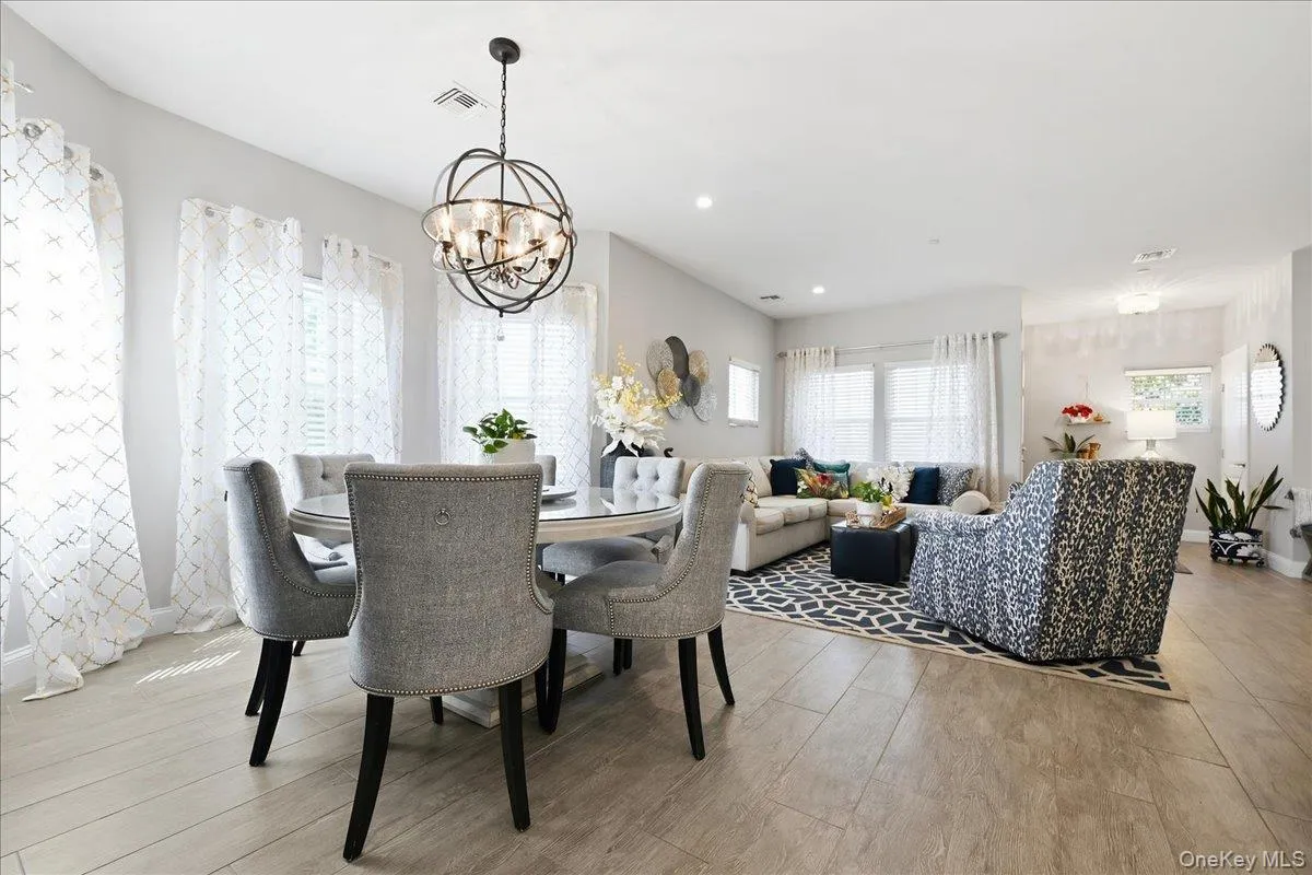 301 Anchor Court, Babylon, NY, 1 Bedroom Bedrooms, 5 Rooms Rooms,2 BathroomsBathrooms,Residential,For Rent,Anchor,0,1049158 301 Anchor Court, Babylon, NY, 1 Bedroom Bedrooms, 5 Rooms Rooms,2 BathroomsBathrooms,Residential,For Rent,Anchor,0,1049158