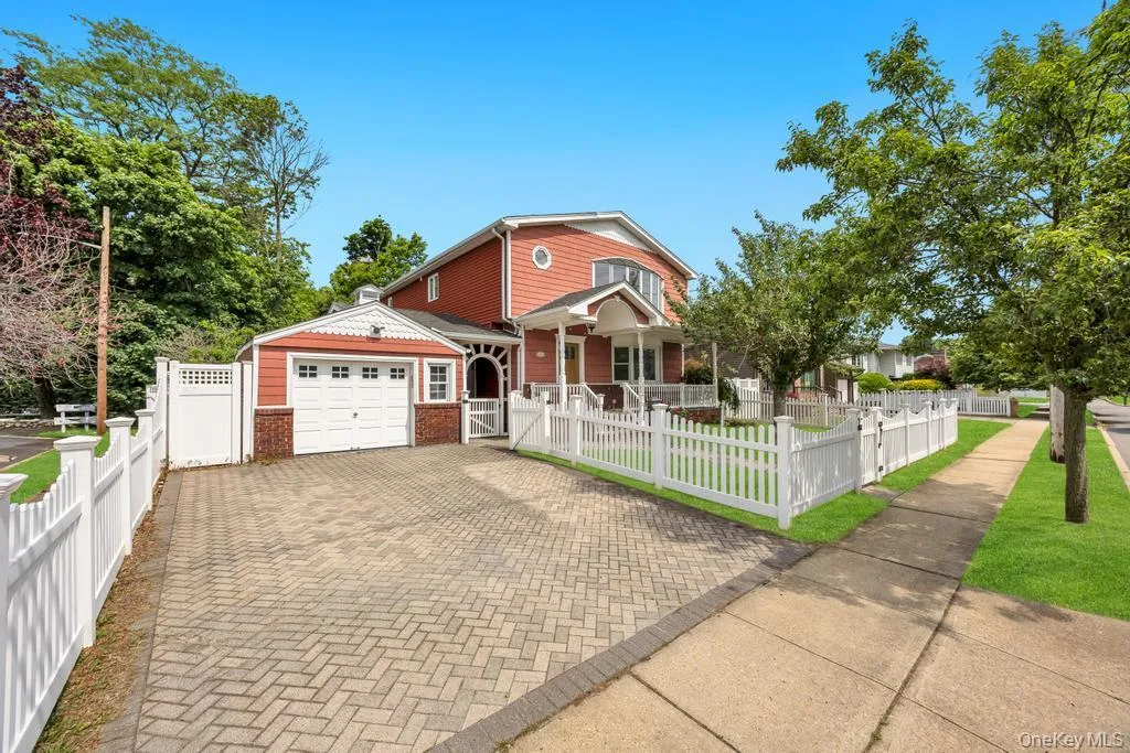 2331 Neptune Avenue, Hempstead, NY, 6 Bedrooms Bedrooms, 13 Rooms Rooms,4 BathroomsBathrooms,Residential,For Rent,Neptune,0,1049160 2331 Neptune Avenue, Hempstead, NY, 6 Bedrooms Bedrooms, 13 Rooms Rooms,4 BathroomsBathrooms,Residential,For Rent,Neptune,0,1049160