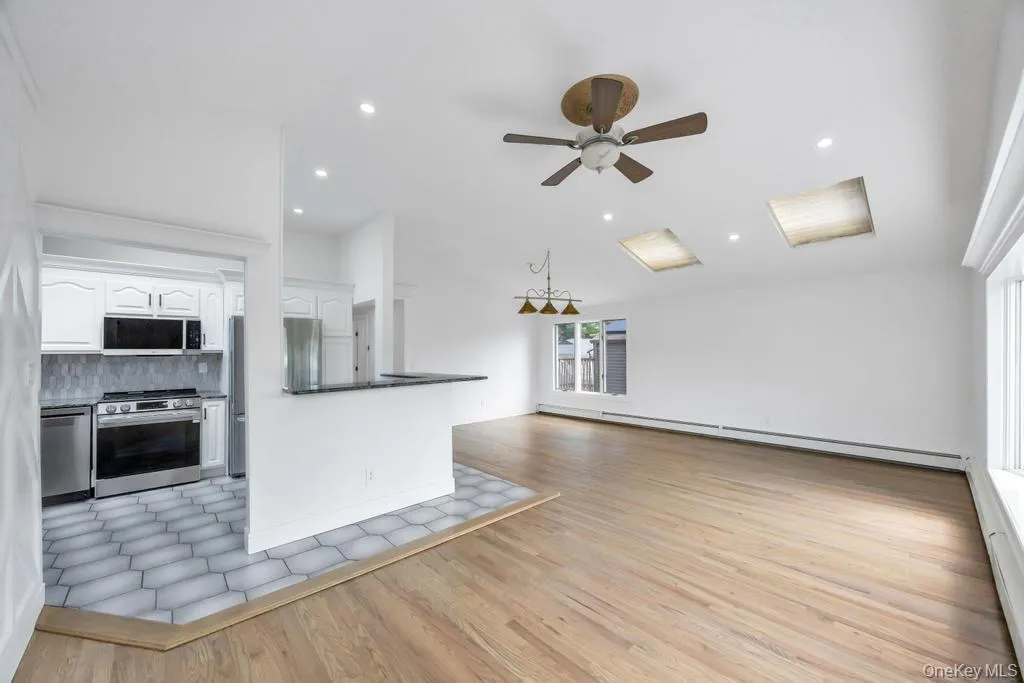 2331 Neptune Avenue, Hempstead, NY, 6 Bedrooms Bedrooms, 13 Rooms Rooms,4 BathroomsBathrooms,Residential,For Rent,Neptune,0,1049160 2331 Neptune Avenue, Hempstead, NY, 6 Bedrooms Bedrooms, 13 Rooms Rooms,4 BathroomsBathrooms,Residential,For Rent,Neptune,0,1049160