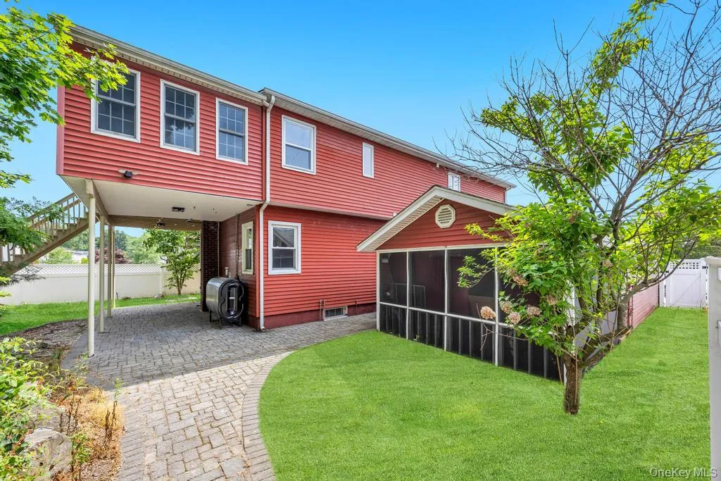 2331 Neptune Avenue, Hempstead, NY, 6 Bedrooms Bedrooms, 13 Rooms Rooms,4 BathroomsBathrooms,Residential,For Rent,Neptune,0,1049160 2331 Neptune Avenue, Hempstead, NY, 6 Bedrooms Bedrooms, 13 Rooms Rooms,4 BathroomsBathrooms,Residential,For Rent,Neptune,0,1049160