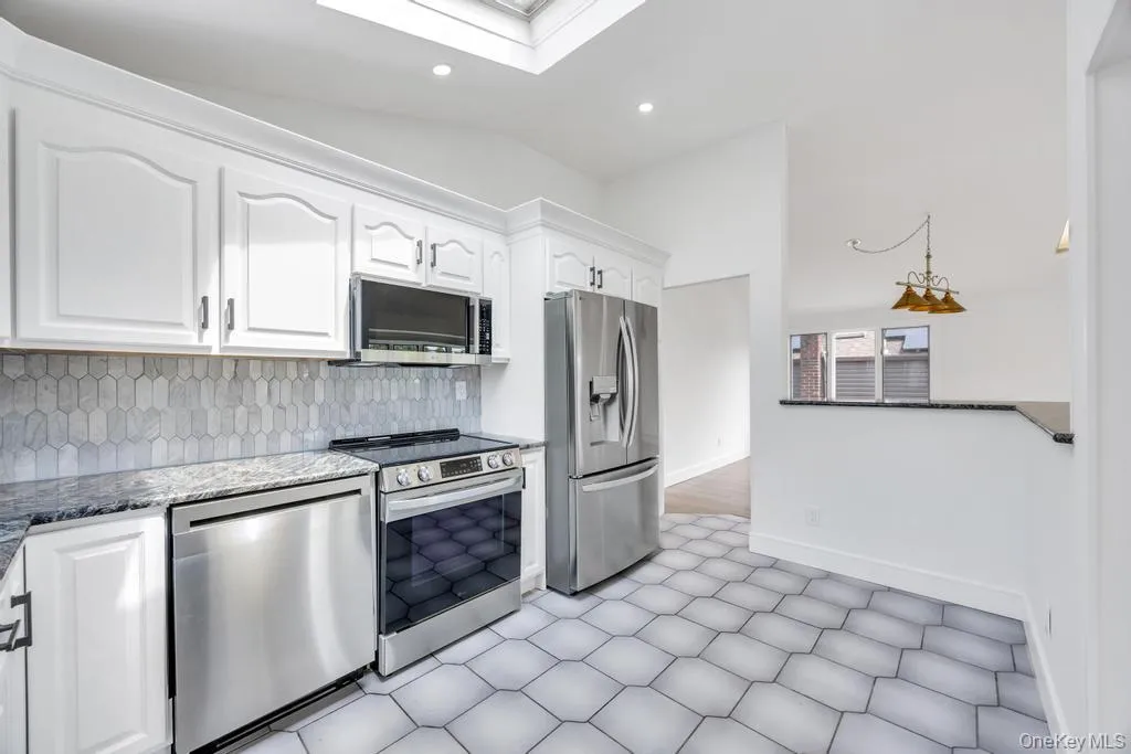 2331 Neptune Avenue, Hempstead, NY, 6 Bedrooms Bedrooms, 13 Rooms Rooms,4 BathroomsBathrooms,Residential,For Rent,Neptune,0,1049160 2331 Neptune Avenue, Hempstead, NY, 6 Bedrooms Bedrooms, 13 Rooms Rooms,4 BathroomsBathrooms,Residential,For Rent,Neptune,0,1049160