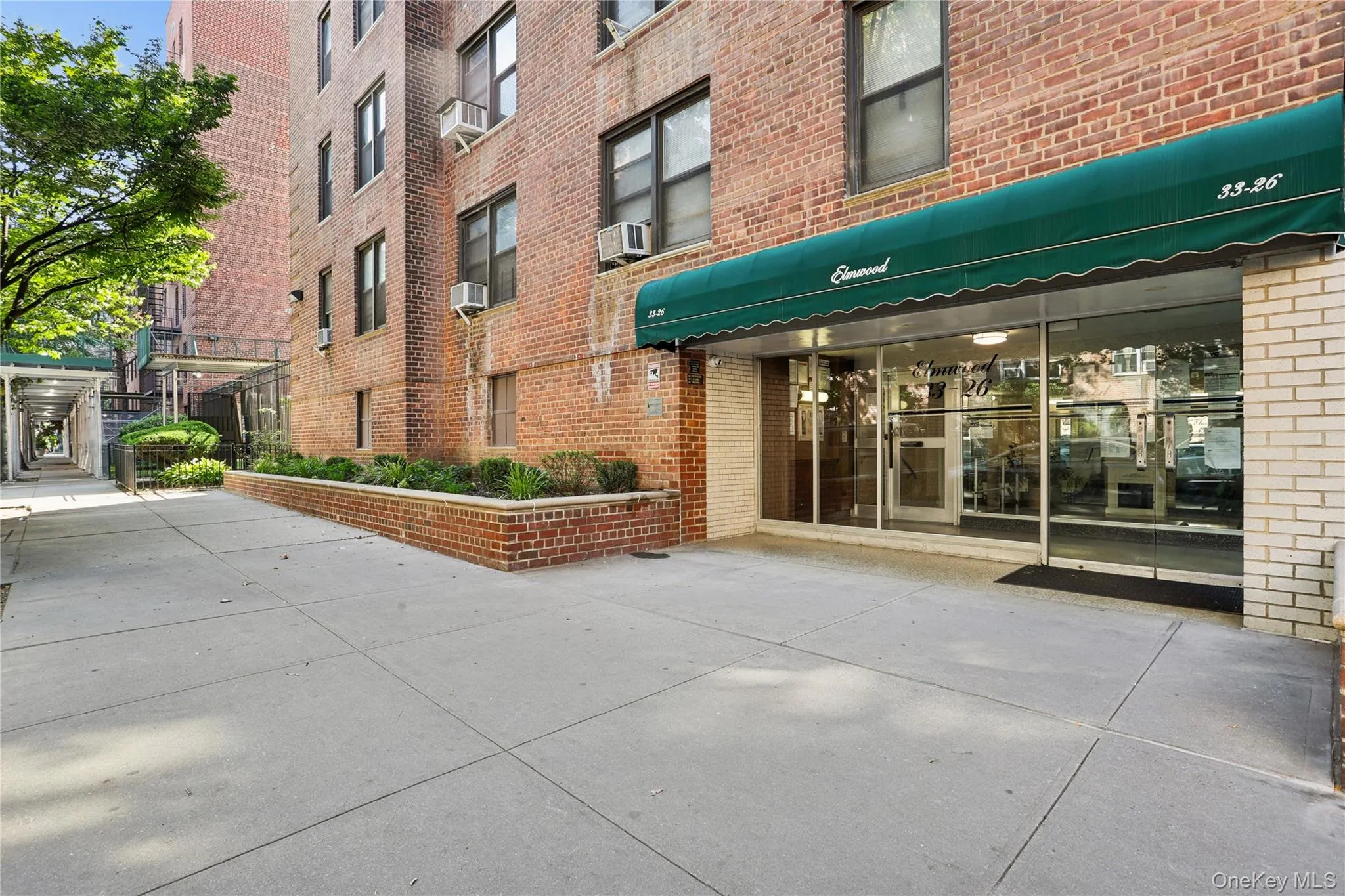 33-26 92nd Street, New York, NY, 1 Bedroom Bedrooms, 4 Rooms Rooms,1 BathroomBathrooms,Residential,For Rent,92nd,0,1049165 33-26 92nd Street, New York, NY, 1 Bedroom Bedrooms, 4 Rooms Rooms,1 BathroomBathrooms,Residential,For Rent,92nd,0,1049165