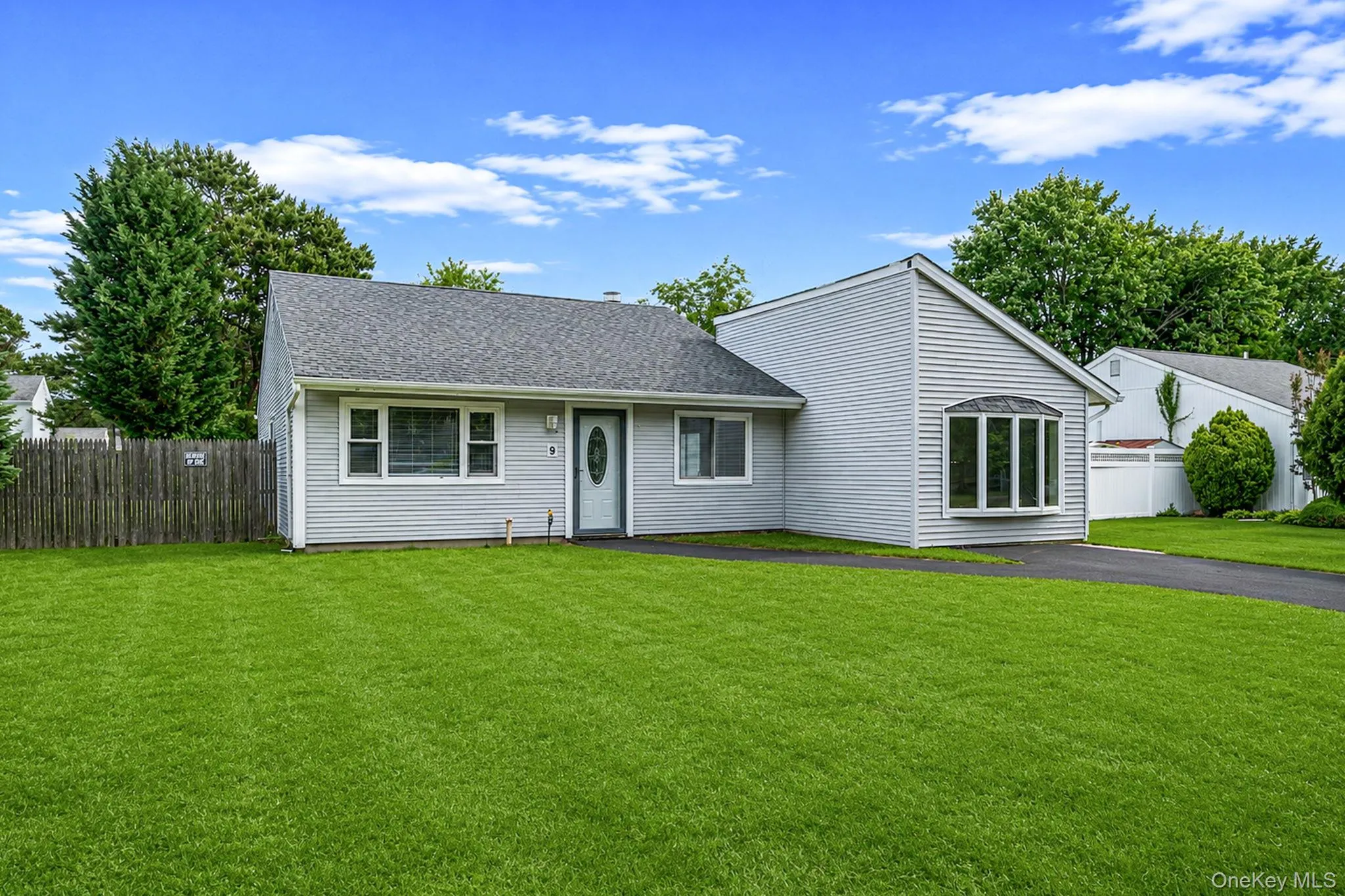 9 Carson Lane, Brookhaven, NY, 3 Bedrooms Bedrooms, 6 Rooms Rooms,1 BathroomBathrooms,Residential,For Rent,Carson,0,1049179 9 Carson Lane, Brookhaven, NY, 3 Bedrooms Bedrooms, 6 Rooms Rooms,1 BathroomBathrooms,Residential,For Rent,Carson,0,1049179