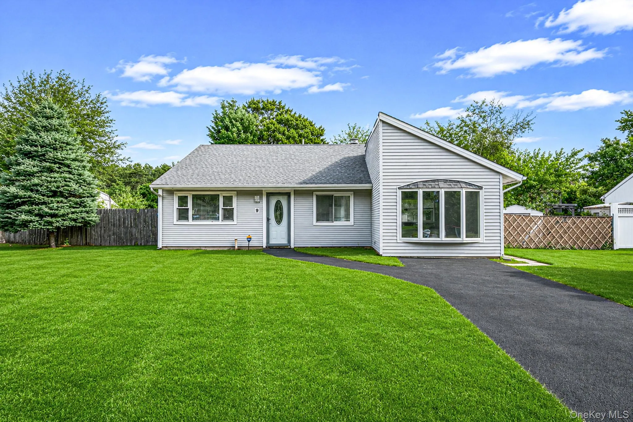 9 Carson Lane, Brookhaven, NY, 3 Bedrooms Bedrooms, 6 Rooms Rooms,1 BathroomBathrooms,Residential,For Rent,Carson,0,1049179 9 Carson Lane, Brookhaven, NY, 3 Bedrooms Bedrooms, 6 Rooms Rooms,1 BathroomBathrooms,Residential,For Rent,Carson,0,1049179