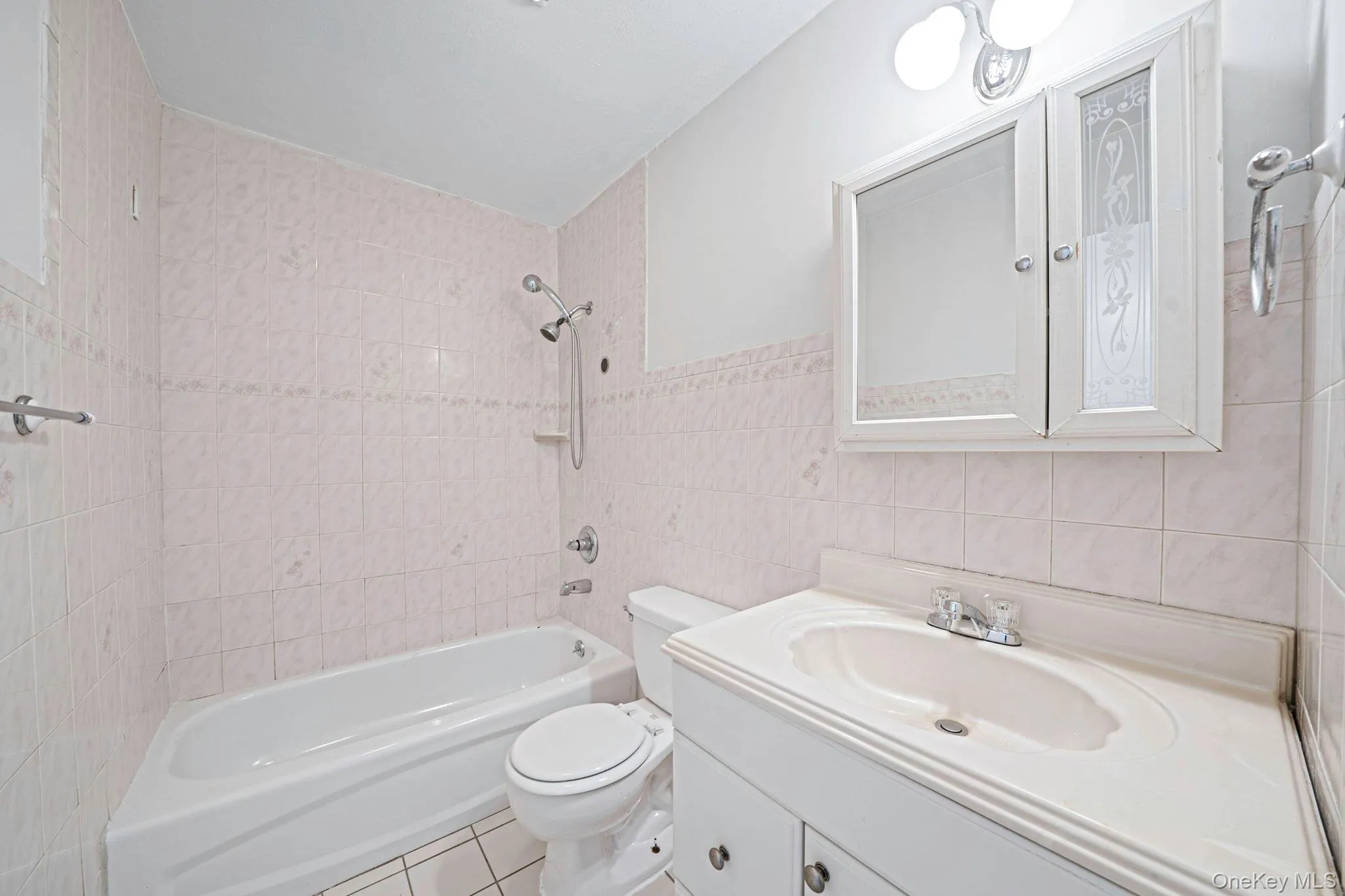 9 Carson Lane, Brookhaven, NY, 3 Bedrooms Bedrooms, 6 Rooms Rooms,1 BathroomBathrooms,Residential,For Rent,Carson,0,1049179 9 Carson Lane, Brookhaven, NY, 3 Bedrooms Bedrooms, 6 Rooms Rooms,1 BathroomBathrooms,Residential,For Rent,Carson,0,1049179