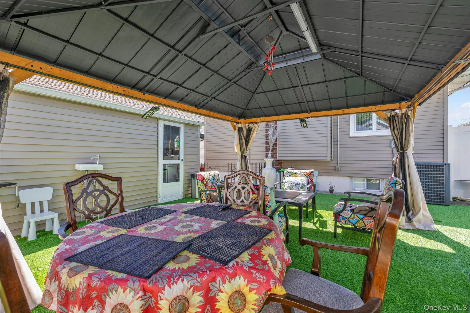 15 Hudson Avenue, Hempstead, NY, 3 Bedrooms Bedrooms, 8 Rooms Rooms,2 BathroomsBathrooms,Residential,For Rent,Hudson,0,1049185 15 Hudson Avenue, Hempstead, NY, 3 Bedrooms Bedrooms, 8 Rooms Rooms,2 BathroomsBathrooms,Residential,For Rent,Hudson,0,1049185