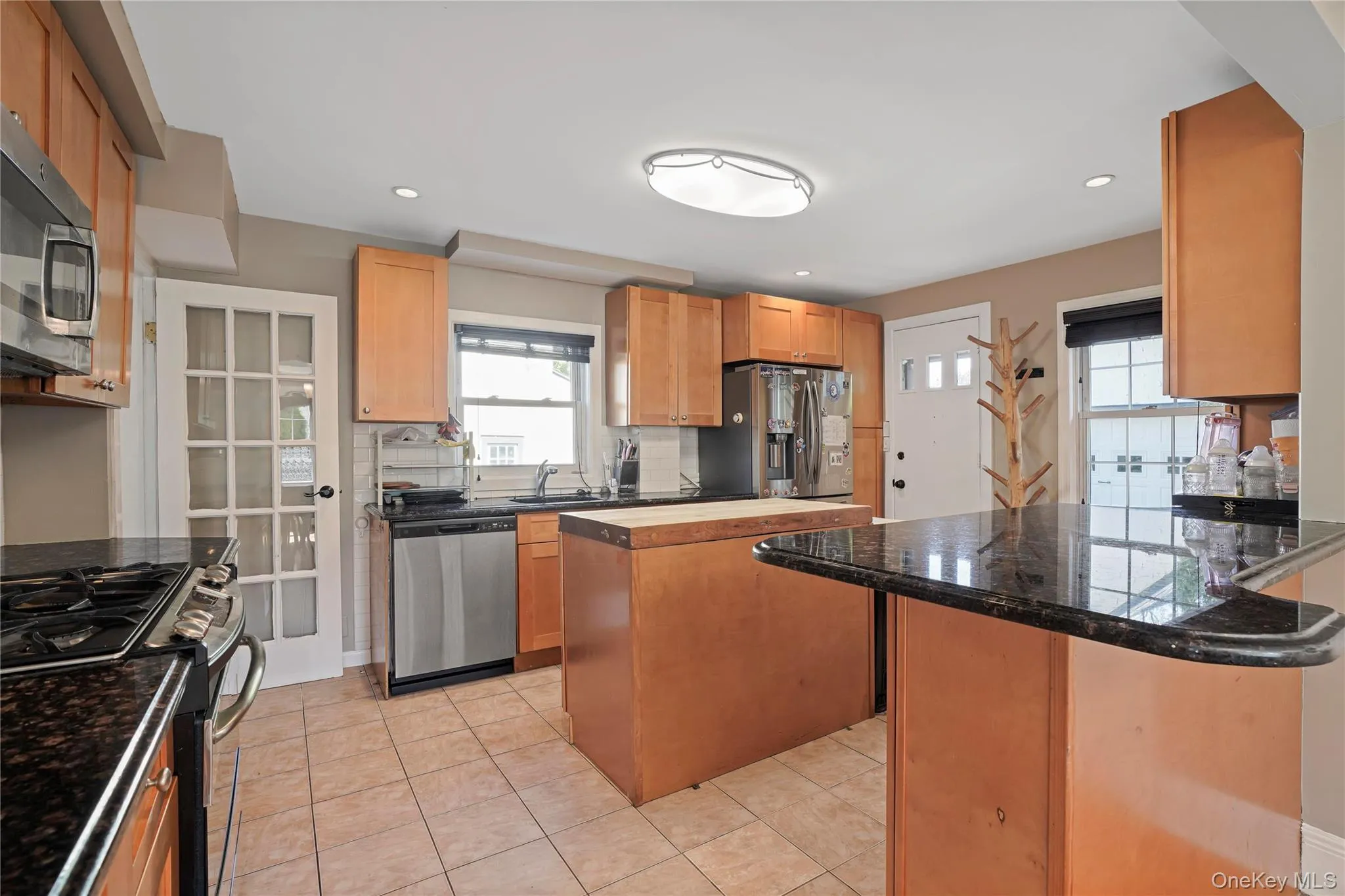 Kitchen With Bar Seating, Dishwasher, Gas Range Kitchen With Bar Seating, Dishwasher, Gas Range