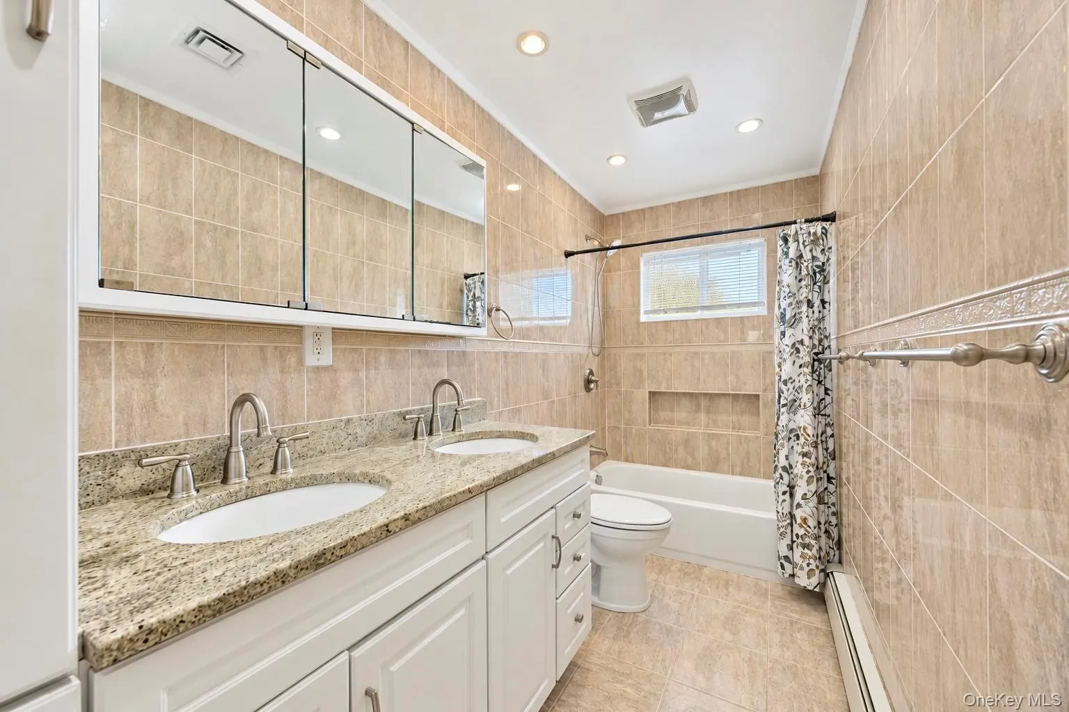 3 Avelaine Court, Babylon, NY, 5 Bedrooms Bedrooms, 8 Rooms Rooms,2 BathroomsBathrooms,Residential,For Rent,Avelaine,0,1049195 3 Avelaine Court, Babylon, NY, 5 Bedrooms Bedrooms, 8 Rooms Rooms,2 BathroomsBathrooms,Residential,For Rent,Avelaine,0,1049195