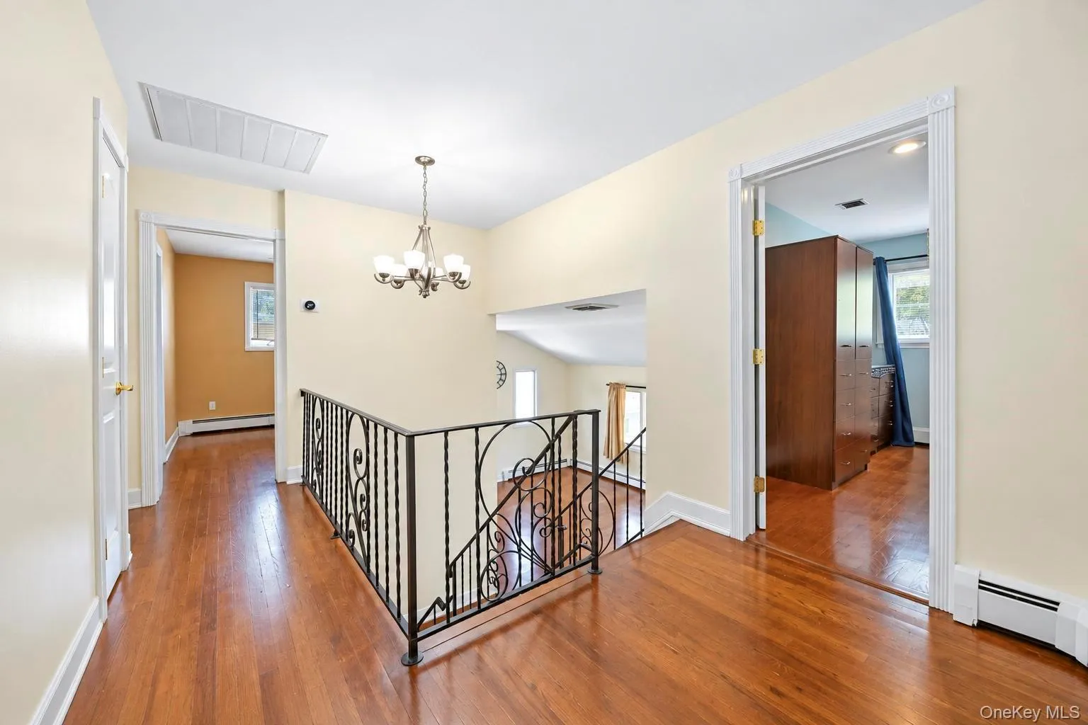 3 Avelaine Court, Babylon, NY, 5 Bedrooms Bedrooms, 8 Rooms Rooms,2 BathroomsBathrooms,Residential,For Rent,Avelaine,0,1049195 3 Avelaine Court, Babylon, NY, 5 Bedrooms Bedrooms, 8 Rooms Rooms,2 BathroomsBathrooms,Residential,For Rent,Avelaine,0,1049195