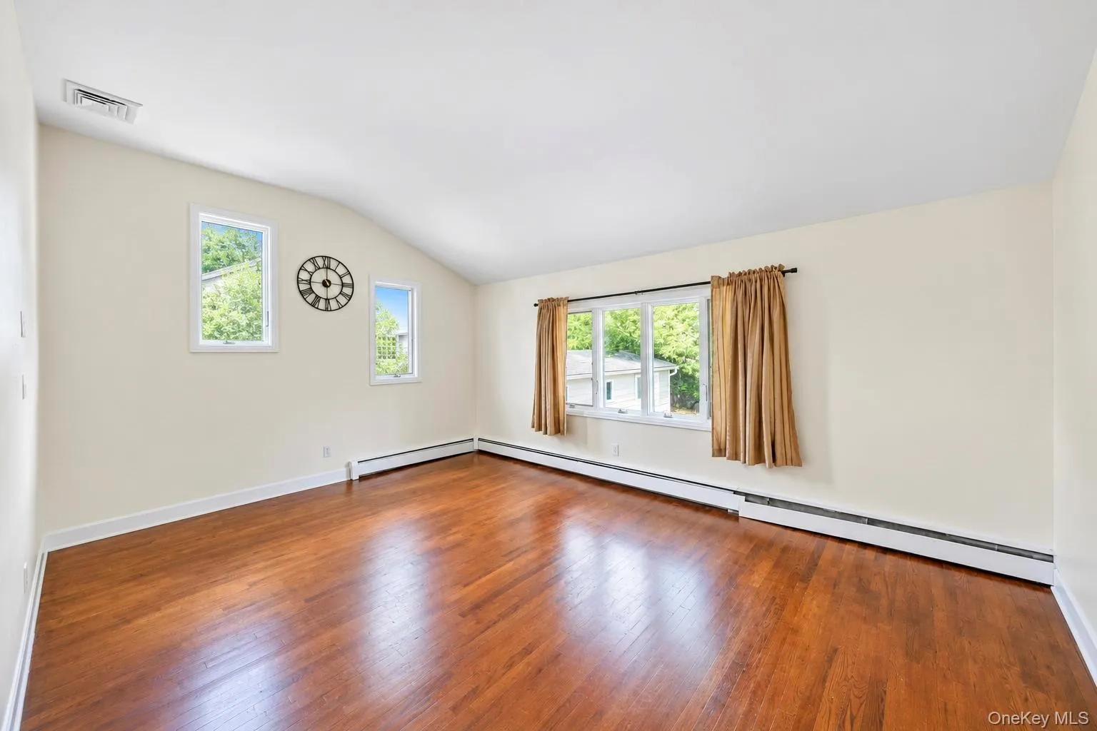 3 Avelaine Court, Babylon, NY, 5 Bedrooms Bedrooms, 8 Rooms Rooms,2 BathroomsBathrooms,Residential,For Rent,Avelaine,0,1049195 3 Avelaine Court, Babylon, NY, 5 Bedrooms Bedrooms, 8 Rooms Rooms,2 BathroomsBathrooms,Residential,For Rent,Avelaine,0,1049195