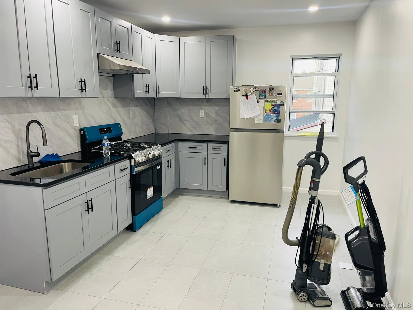 1618 Glover Street, New York, NY, 3 Bedroom Bedrooms, 4 Room Rooms,1 BathroomBathrooms,Residential Lease,For Rent,Glover,0,1049197 1618 Glover Street, New York, NY, 3 Bedroom Bedrooms, 4 Room Rooms,1 BathroomBathrooms,Residential Lease,For Rent,Glover,0,1049197