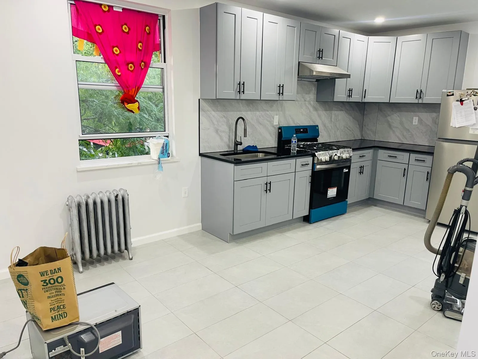 1618 Glover Street, New York, NY, 3 Bedroom Bedrooms, 4 Room Rooms,1 BathroomBathrooms,Residential Lease,For Rent,Glover,0,1049197 1618 Glover Street, New York, NY, 3 Bedroom Bedrooms, 4 Room Rooms,1 BathroomBathrooms,Residential Lease,For Rent,Glover,0,1049197