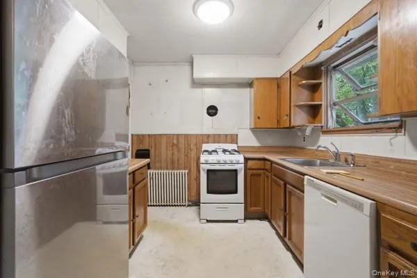 6 Thomas Street, Thompson, NY, 3 Bedrooms Bedrooms, 5 Rooms Rooms,2 BathroomsBathrooms,Residential,For Rent,Thomas,0,1049204 6 Thomas Street, Thompson, NY, 3 Bedrooms Bedrooms, 5 Rooms Rooms,2 BathroomsBathrooms,Residential,For Rent,Thomas,0,1049204