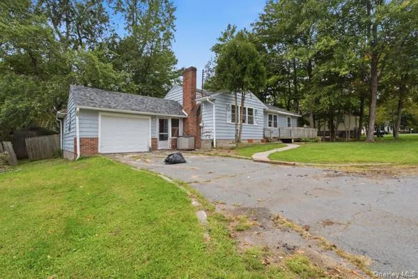 6 Thomas Street, Thompson, NY, 3 Bedrooms Bedrooms, 5 Rooms Rooms,2 BathroomsBathrooms,Residential,For Rent,Thomas,0,1049204 6 Thomas Street, Thompson, NY, 3 Bedrooms Bedrooms, 5 Rooms Rooms,2 BathroomsBathrooms,Residential,For Rent,Thomas,0,1049204