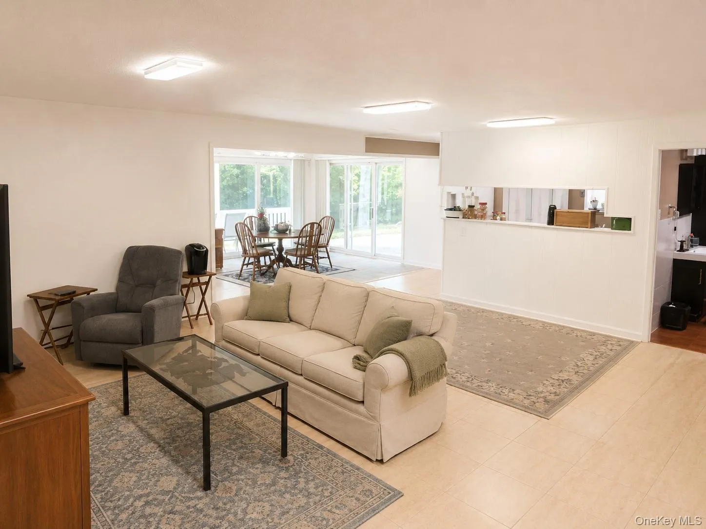 40 Maplewood Drive, Huntington, NY, 1 Bedroom Bedrooms, 5 Rooms Rooms,1 BathroomBathrooms,Residential Lease,For Rent,Maplewood,0,1049208 40 Maplewood Drive, Huntington, NY, 1 Bedroom Bedrooms, 5 Rooms Rooms,1 BathroomBathrooms,Residential Lease,For Rent,Maplewood,0,1049208