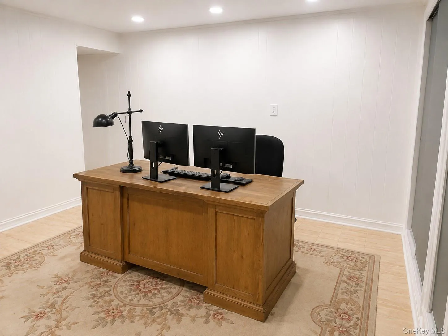 40 Maplewood Drive, Huntington, NY, 1 Bedroom Bedrooms, 5 Rooms Rooms,1 BathroomBathrooms,Residential Lease,For Rent,Maplewood,0,1049208 40 Maplewood Drive, Huntington, NY, 1 Bedroom Bedrooms, 5 Rooms Rooms,1 BathroomBathrooms,Residential Lease,For Rent,Maplewood,0,1049208