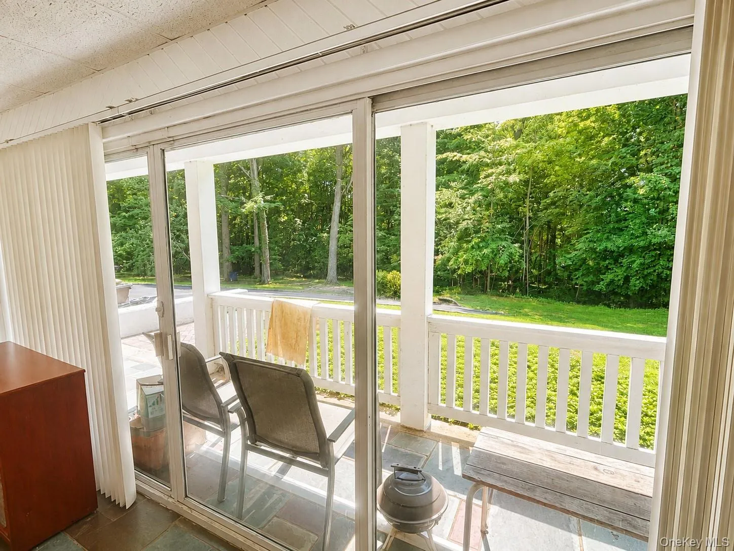 40 Maplewood Drive, Huntington, NY, 1 Bedroom Bedrooms, 5 Rooms Rooms,1 BathroomBathrooms,Residential Lease,For Rent,Maplewood,0,1049208 40 Maplewood Drive, Huntington, NY, 1 Bedroom Bedrooms, 5 Rooms Rooms,1 BathroomBathrooms,Residential Lease,For Rent,Maplewood,0,1049208