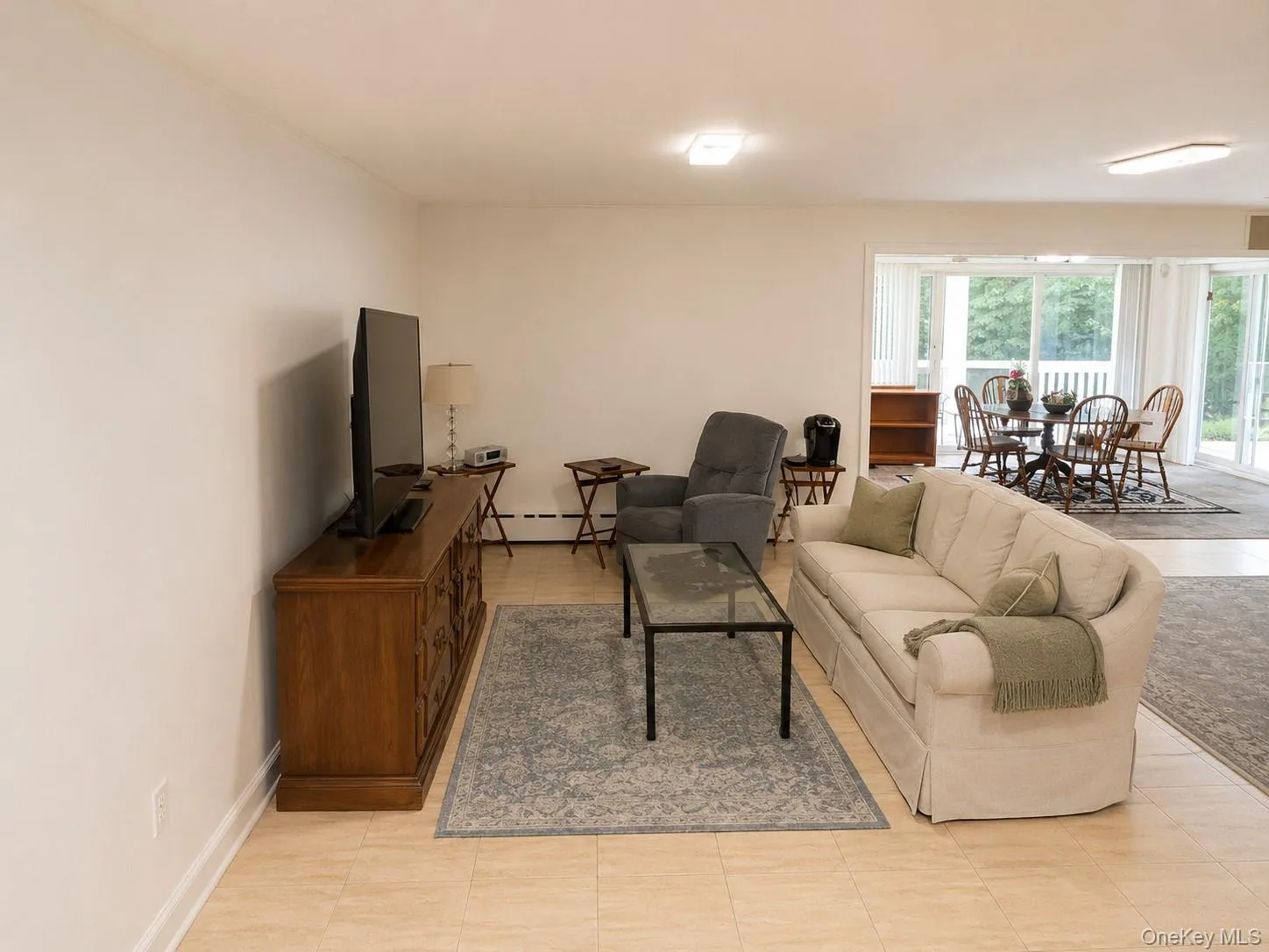 40 Maplewood Drive, Huntington, NY, 1 Bedroom Bedrooms, 5 Rooms Rooms,1 BathroomBathrooms,Residential Lease,For Rent,Maplewood,0,1049208 40 Maplewood Drive, Huntington, NY, 1 Bedroom Bedrooms, 5 Rooms Rooms,1 BathroomBathrooms,Residential Lease,For Rent,Maplewood,0,1049208