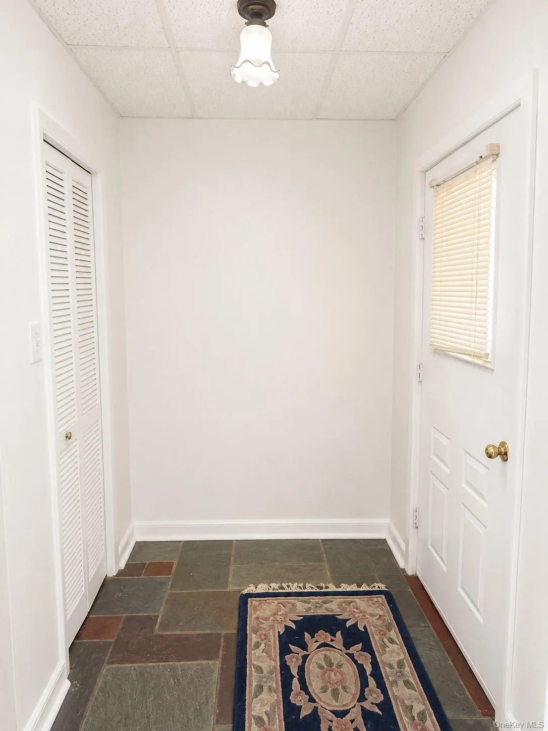 40 Maplewood Drive, Huntington, NY, 1 Bedroom Bedrooms, 5 Rooms Rooms,1 BathroomBathrooms,Residential Lease,For Rent,Maplewood,0,1049208 40 Maplewood Drive, Huntington, NY, 1 Bedroom Bedrooms, 5 Rooms Rooms,1 BathroomBathrooms,Residential Lease,For Rent,Maplewood,0,1049208