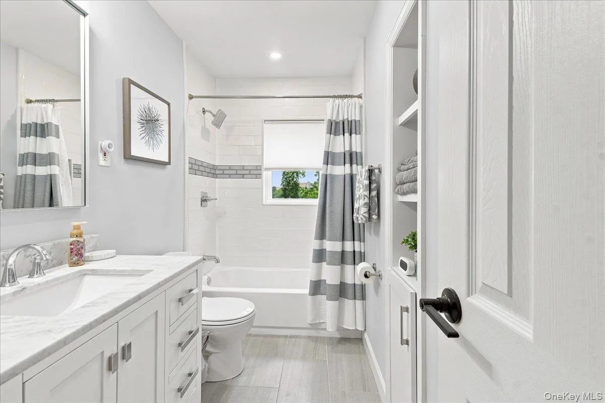 44 Montrose Road, Yonkers, NY, 3 Bedrooms Bedrooms, 9 Rooms Rooms,1 BathroomBathrooms,Residential,For Rent,Montrose,0,1049210 44 Montrose Road, Yonkers, NY, 3 Bedrooms Bedrooms, 9 Rooms Rooms,1 BathroomBathrooms,Residential,For Rent,Montrose,0,1049210