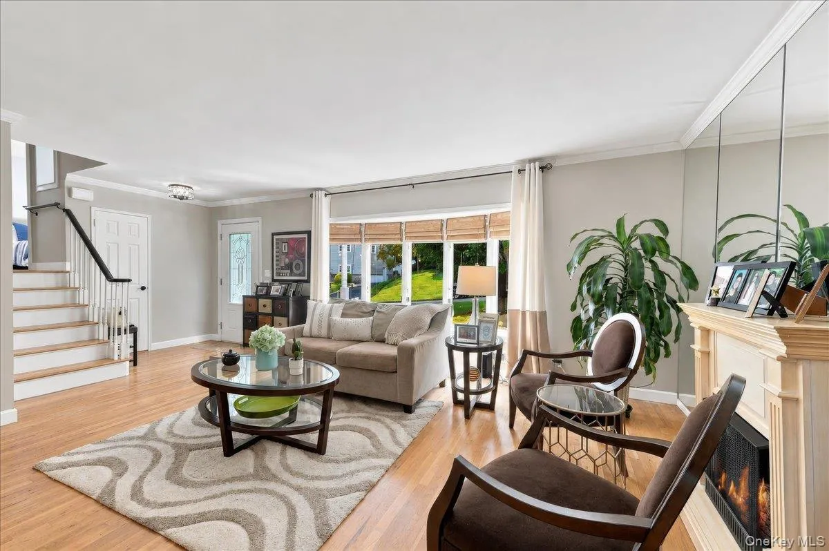 44 Montrose Road, Yonkers, NY, 3 Bedrooms Bedrooms, 9 Rooms Rooms,1 BathroomBathrooms,Residential,For Rent,Montrose,0,1049210 44 Montrose Road, Yonkers, NY, 3 Bedrooms Bedrooms, 9 Rooms Rooms,1 BathroomBathrooms,Residential,For Rent,Montrose,0,1049210