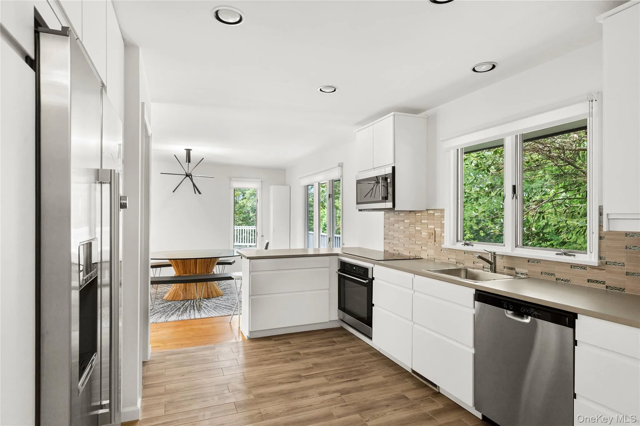 422 Montauk Highway, Southampton, NY, 4 Bedrooms Bedrooms, 10 Rooms Rooms,3 BathroomsBathrooms,Residential,For Rent,Montauk,0,1049213 422 Montauk Highway, Southampton, NY, 4 Bedrooms Bedrooms, 10 Rooms Rooms,3 BathroomsBathrooms,Residential,For Rent,Montauk,0,1049213