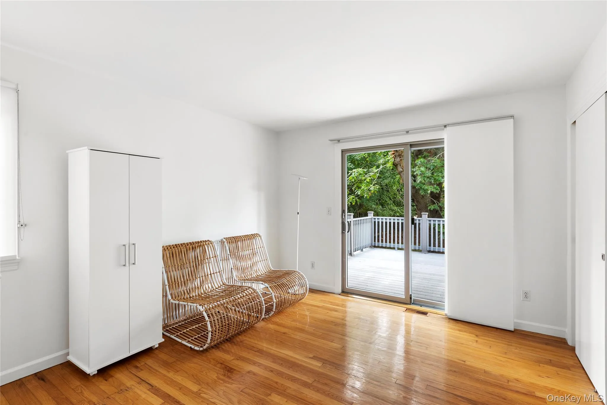 422 Montauk Highway, Southampton, NY, 4 Bedrooms Bedrooms, 10 Rooms Rooms,3 BathroomsBathrooms,Residential,For Rent,Montauk,0,1049213 422 Montauk Highway, Southampton, NY, 4 Bedrooms Bedrooms, 10 Rooms Rooms,3 BathroomsBathrooms,Residential,For Rent,Montauk,0,1049213