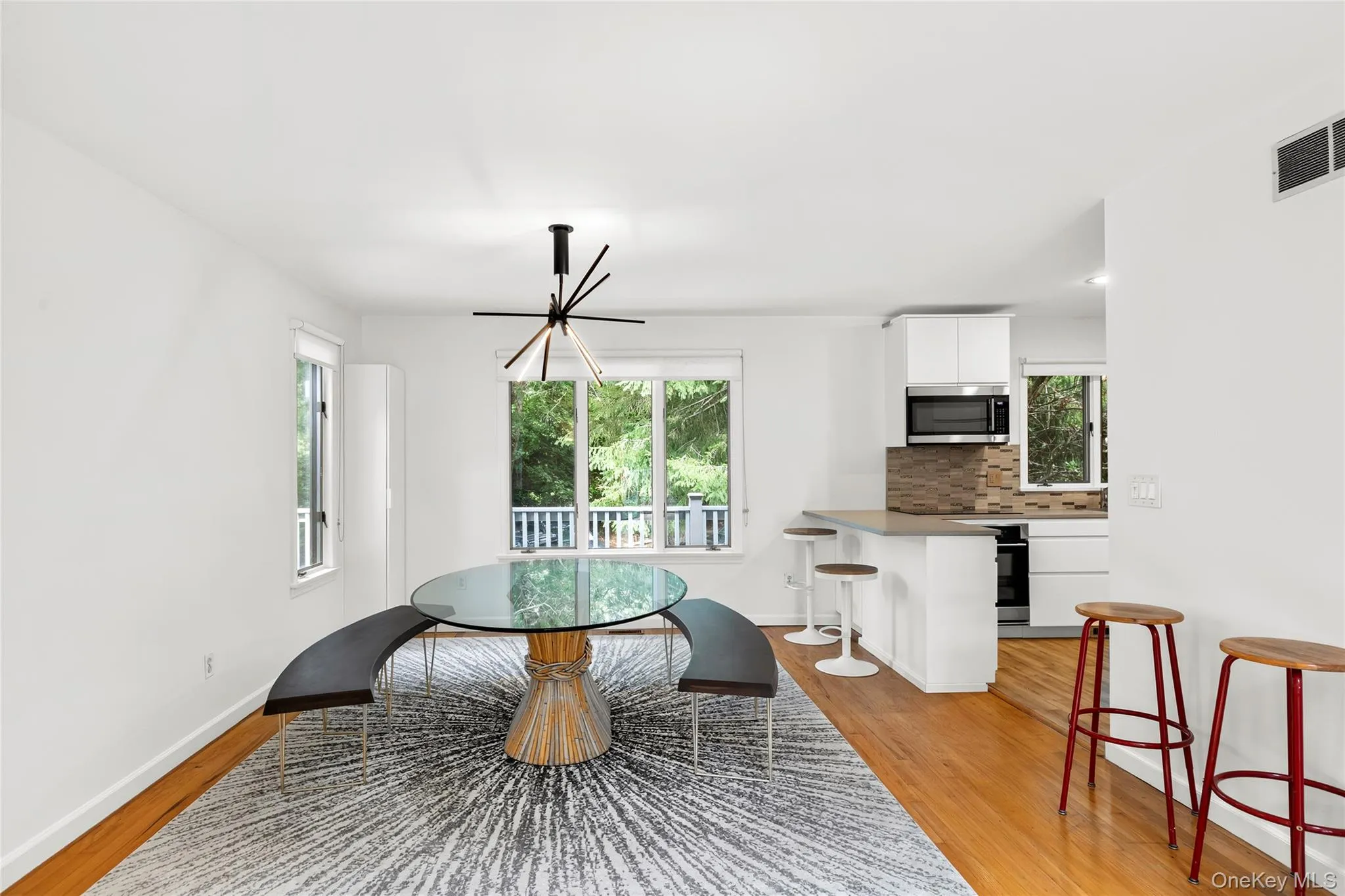 422 Montauk Highway, Southampton, NY, 4 Bedrooms Bedrooms, 10 Rooms Rooms,3 BathroomsBathrooms,Residential,For Rent,Montauk,0,1049213 422 Montauk Highway, Southampton, NY, 4 Bedrooms Bedrooms, 10 Rooms Rooms,3 BathroomsBathrooms,Residential,For Rent,Montauk,0,1049213