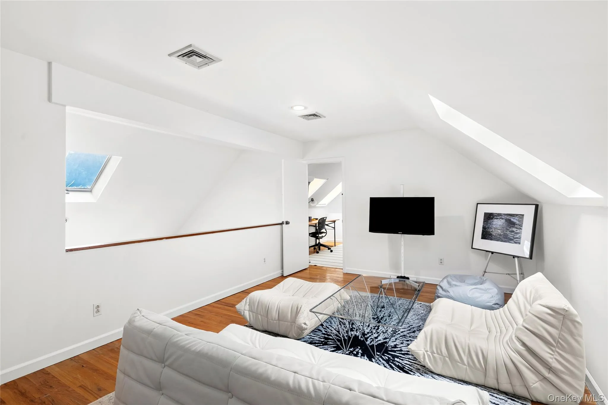 422 Montauk Highway, Southampton, NY, 4 Bedrooms Bedrooms, 10 Rooms Rooms,3 BathroomsBathrooms,Residential,For Rent,Montauk,0,1049213 422 Montauk Highway, Southampton, NY, 4 Bedrooms Bedrooms, 10 Rooms Rooms,3 BathroomsBathrooms,Residential,For Rent,Montauk,0,1049213