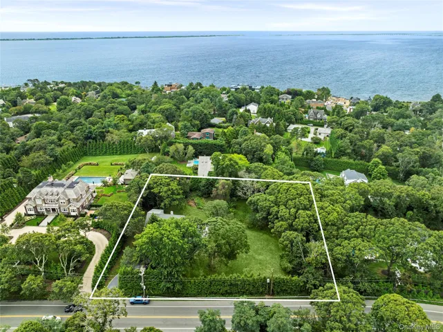 422 Montauk Highway, Southampton, New York 11968