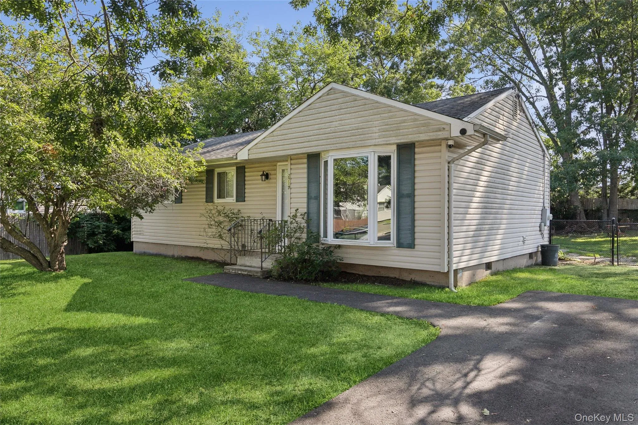 2719 Connecticut Avenue, Brookhaven, NY, 3 Bedrooms Bedrooms, 5 Rooms Rooms,1 BathroomBathrooms,Residential,For Rent,Connecticut,0,1049216 2719 Connecticut Avenue, Brookhaven, NY, 3 Bedrooms Bedrooms, 5 Rooms Rooms,1 BathroomBathrooms,Residential,For Rent,Connecticut,0,1049216