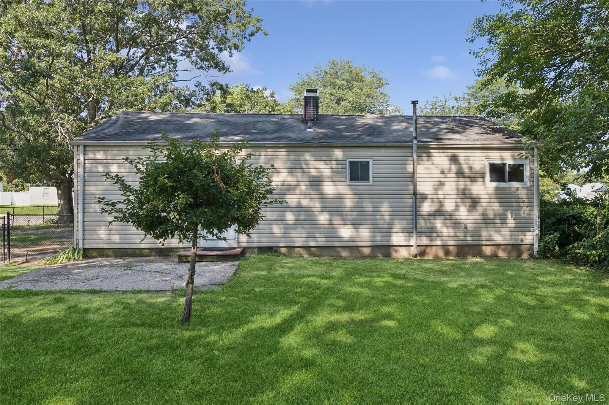 2719 Connecticut Avenue, Brookhaven, NY, 3 Bedrooms Bedrooms, 5 Rooms Rooms,1 BathroomBathrooms,Residential,For Rent,Connecticut,0,1049216 2719 Connecticut Avenue, Brookhaven, NY, 3 Bedrooms Bedrooms, 5 Rooms Rooms,1 BathroomBathrooms,Residential,For Rent,Connecticut,0,1049216