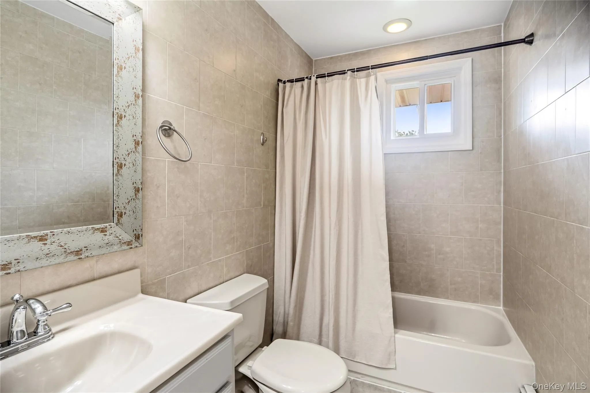 200 Merrick Road, Babylon, NY, 1 Bedroom Bedrooms, 5 Rooms Rooms,1 BathroomBathrooms,Residential,For Rent,Merrick,0,1049220 200 Merrick Road, Babylon, NY, 1 Bedroom Bedrooms, 5 Rooms Rooms,1 BathroomBathrooms,Residential,For Rent,Merrick,0,1049220