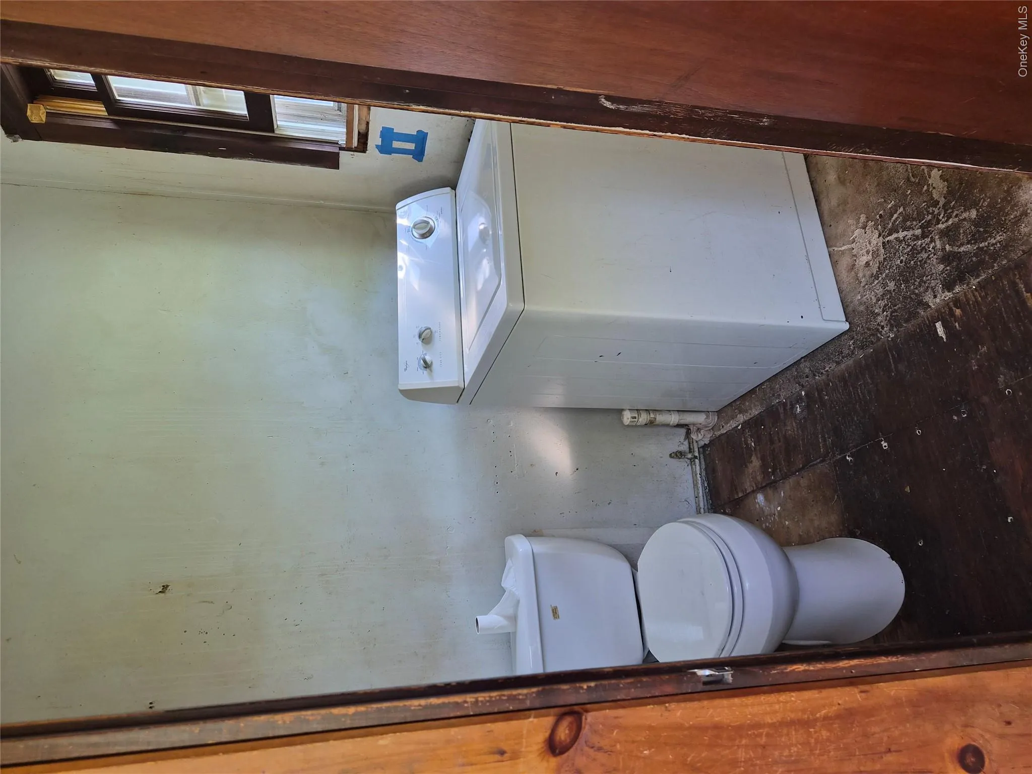 half bath with washing machine half bath with washing machine