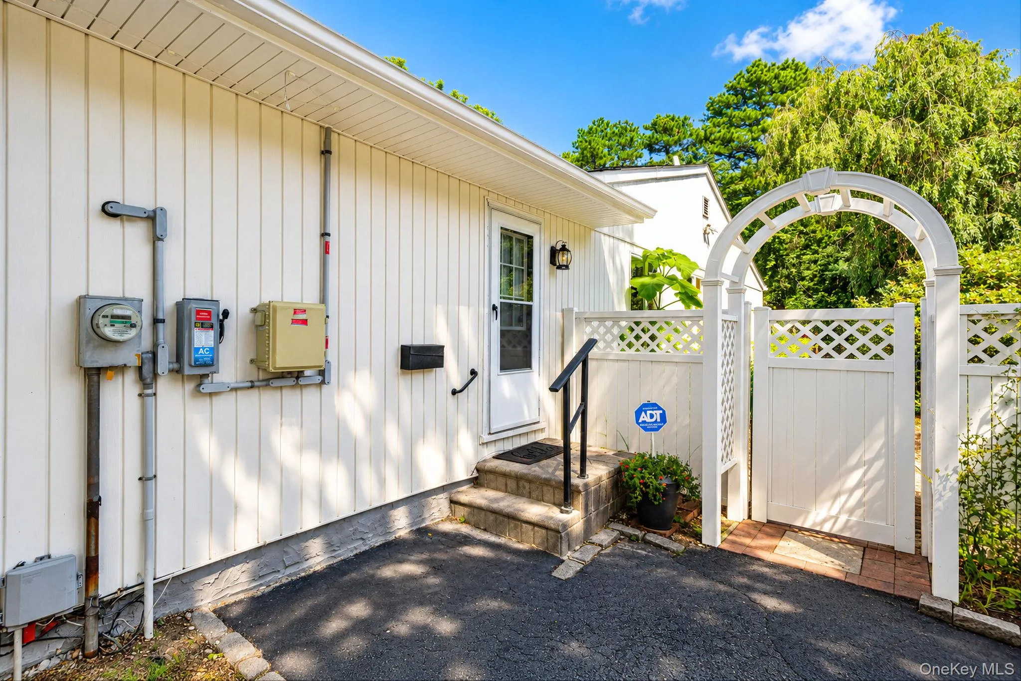 17 Mill Street, Brookhaven, NY, 4 Bedrooms Bedrooms, 8 Rooms Rooms,2 BathroomsBathrooms,Residential,For Rent,Mill,0,1049223 17 Mill Street, Brookhaven, NY, 4 Bedrooms Bedrooms, 8 Rooms Rooms,2 BathroomsBathrooms,Residential,For Rent,Mill,0,1049223