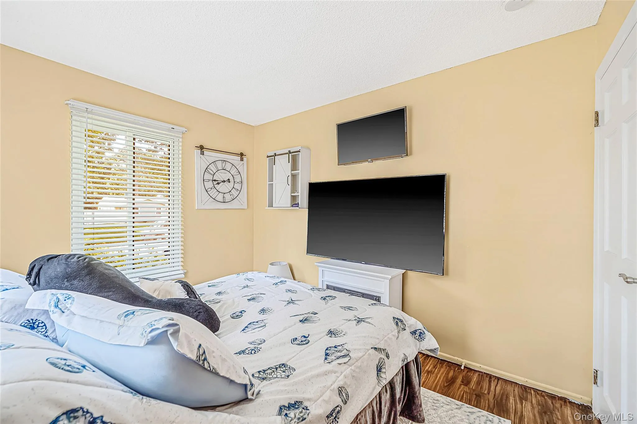 17 Mill Street, Brookhaven, NY, 4 Bedrooms Bedrooms, 8 Rooms Rooms,2 BathroomsBathrooms,Residential,For Rent,Mill,0,1049223 17 Mill Street, Brookhaven, NY, 4 Bedrooms Bedrooms, 8 Rooms Rooms,2 BathroomsBathrooms,Residential,For Rent,Mill,0,1049223