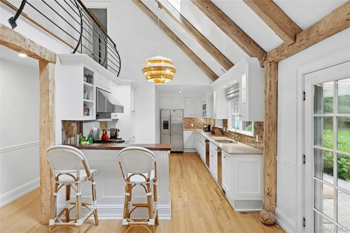 16 Stock Farm Lane, Southampton, New York 11963