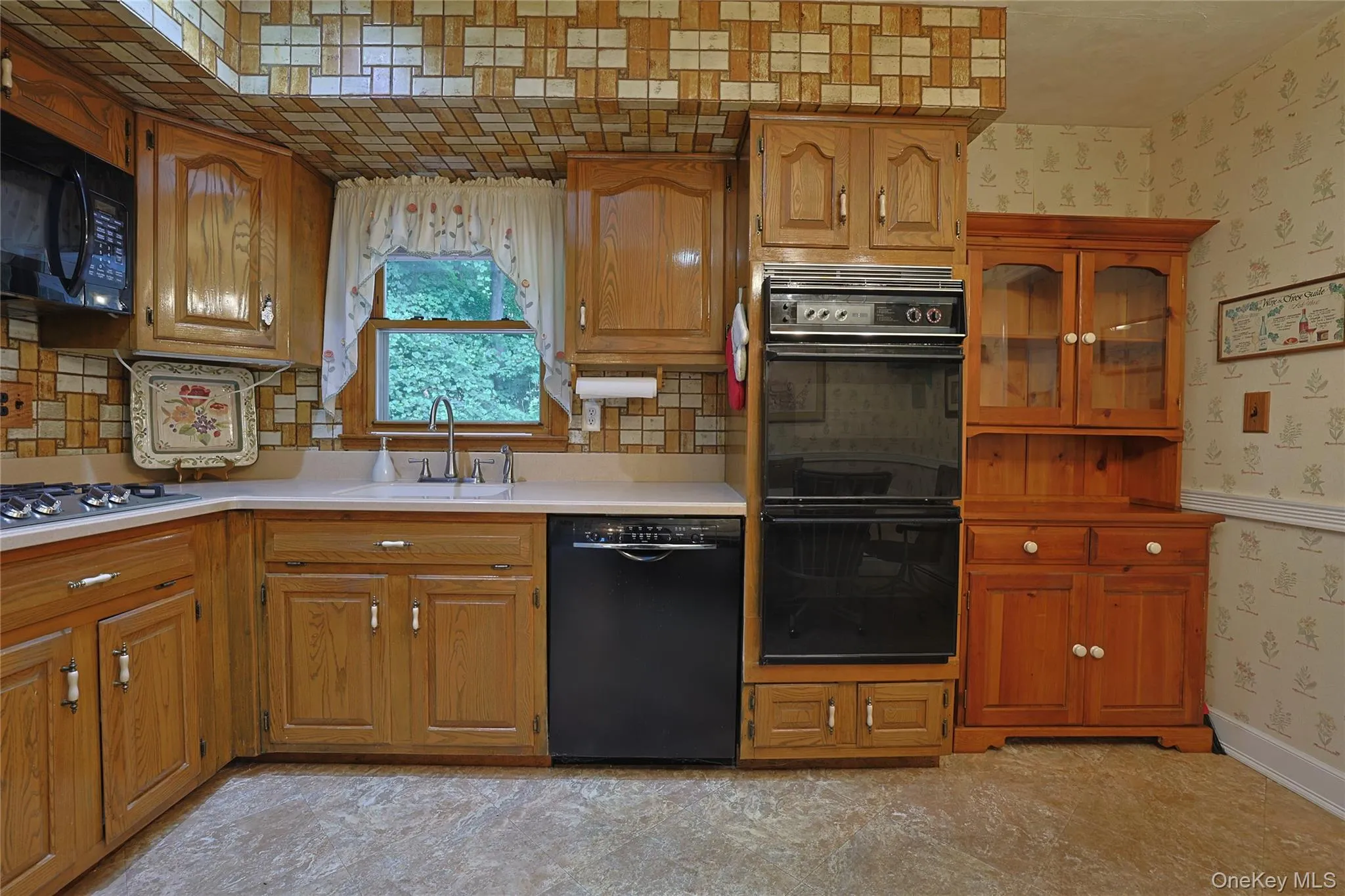 60 Gerardine Place, Clarkstown, NY, 4 Bedrooms Bedrooms, 11 Rooms Rooms,2 BathroomsBathrooms,Residential,For Rent,Gerardine,0,1049227 60 Gerardine Place, Clarkstown, NY, 4 Bedrooms Bedrooms, 11 Rooms Rooms,2 BathroomsBathrooms,Residential,For Rent,Gerardine,0,1049227